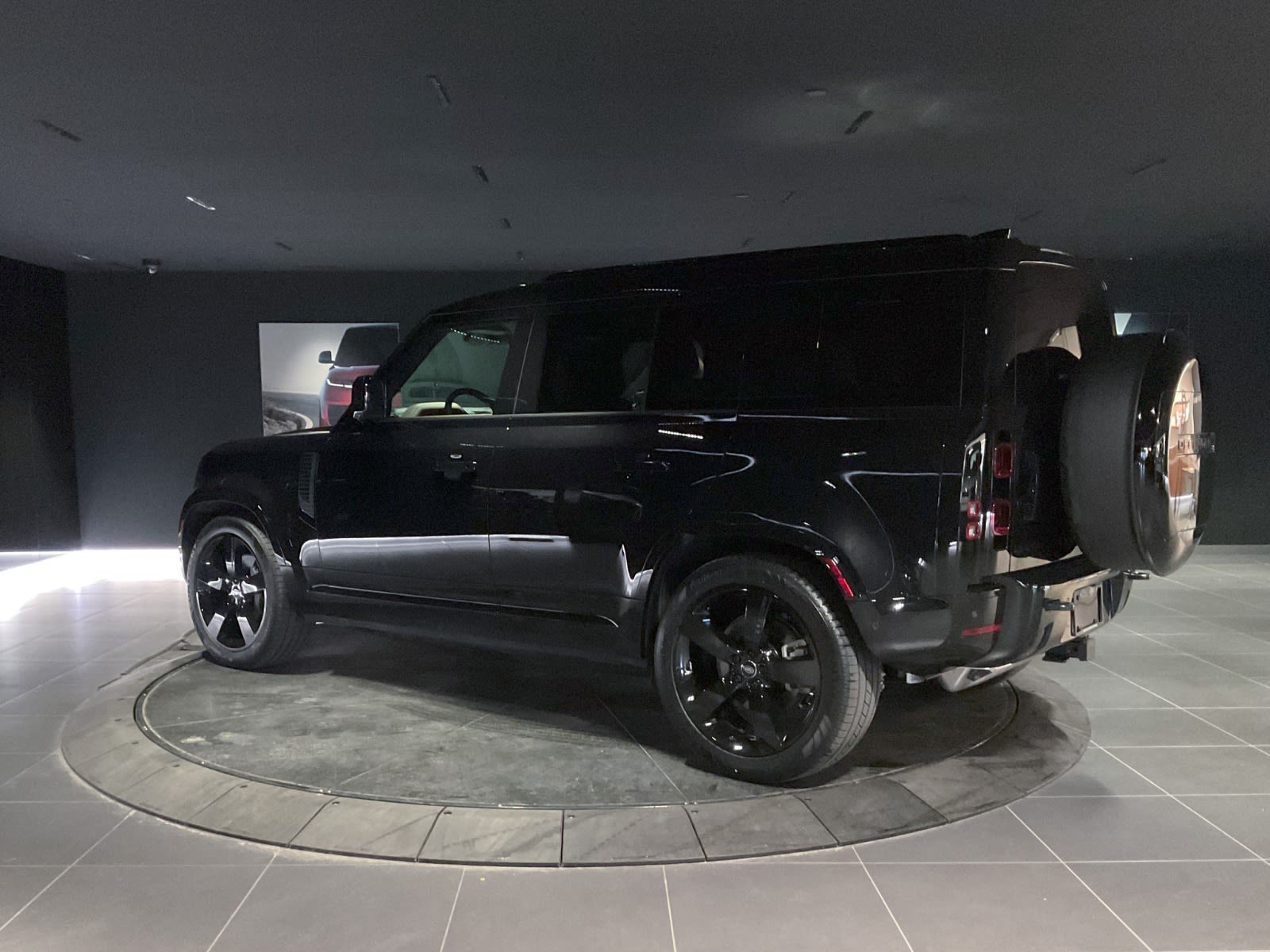 2025 Land Rover Defender X-Dynamic SE, Vancouver, Cash