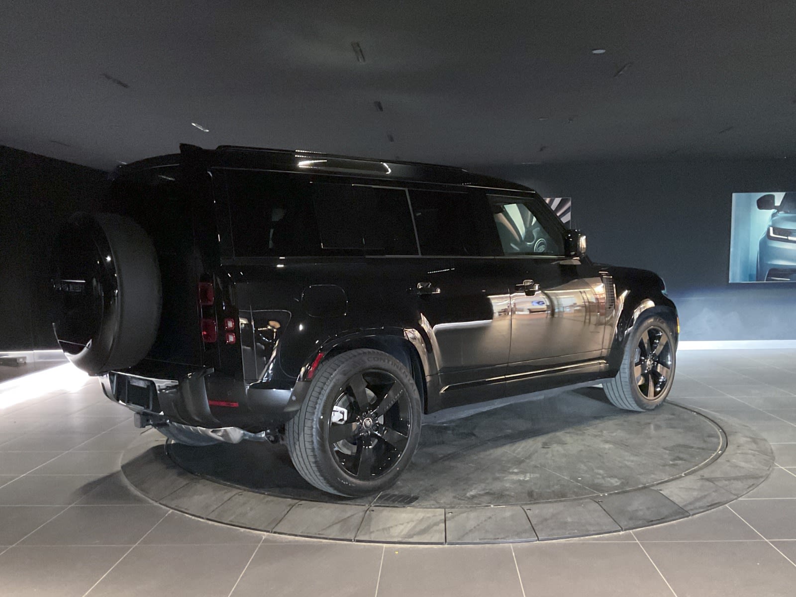 2025 Land Rover Defender X-Dynamic SE, Vancouver, Cash