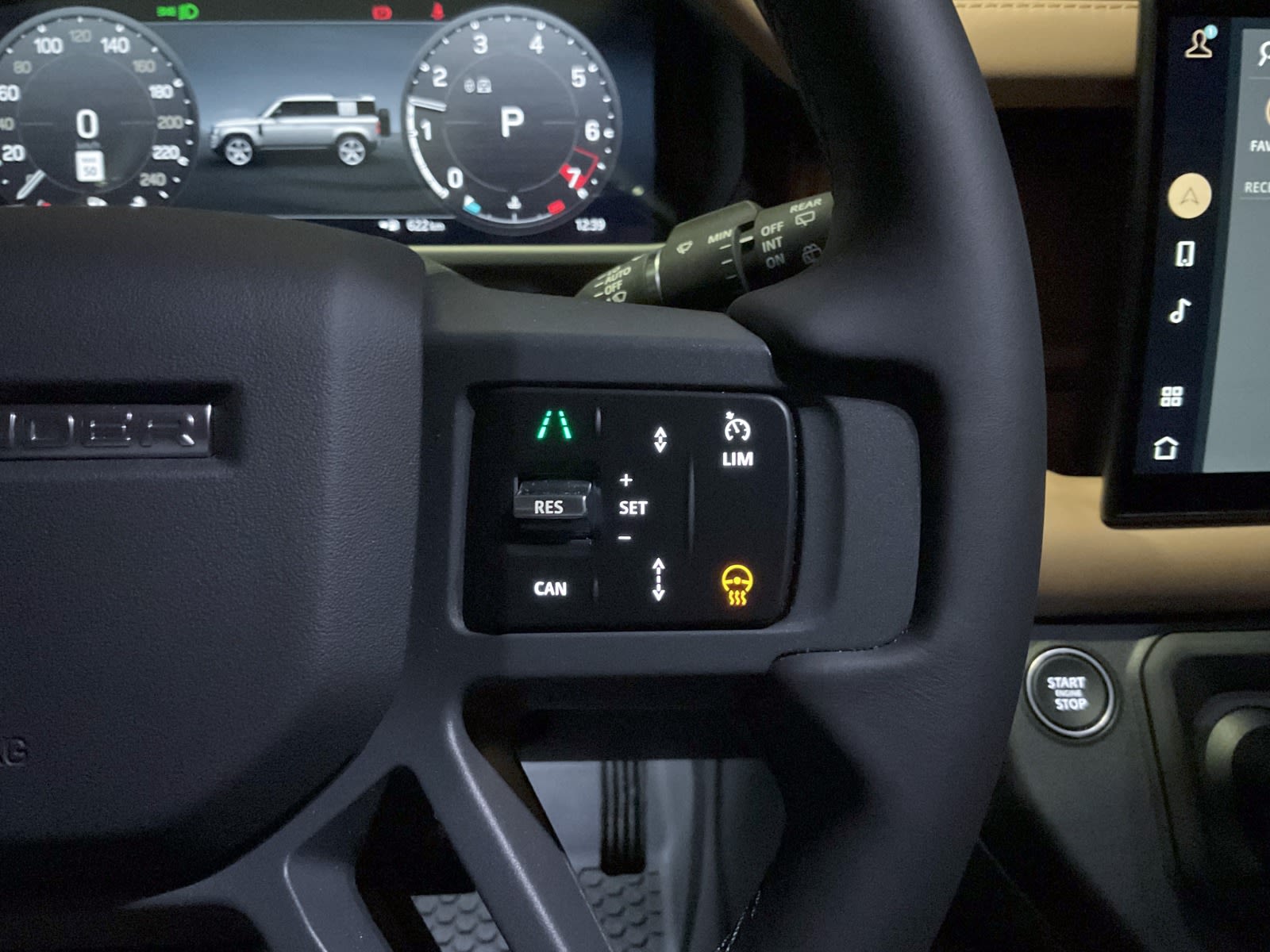 2025 Land Rover Defender X-Dynamic SE, Vancouver, Cash