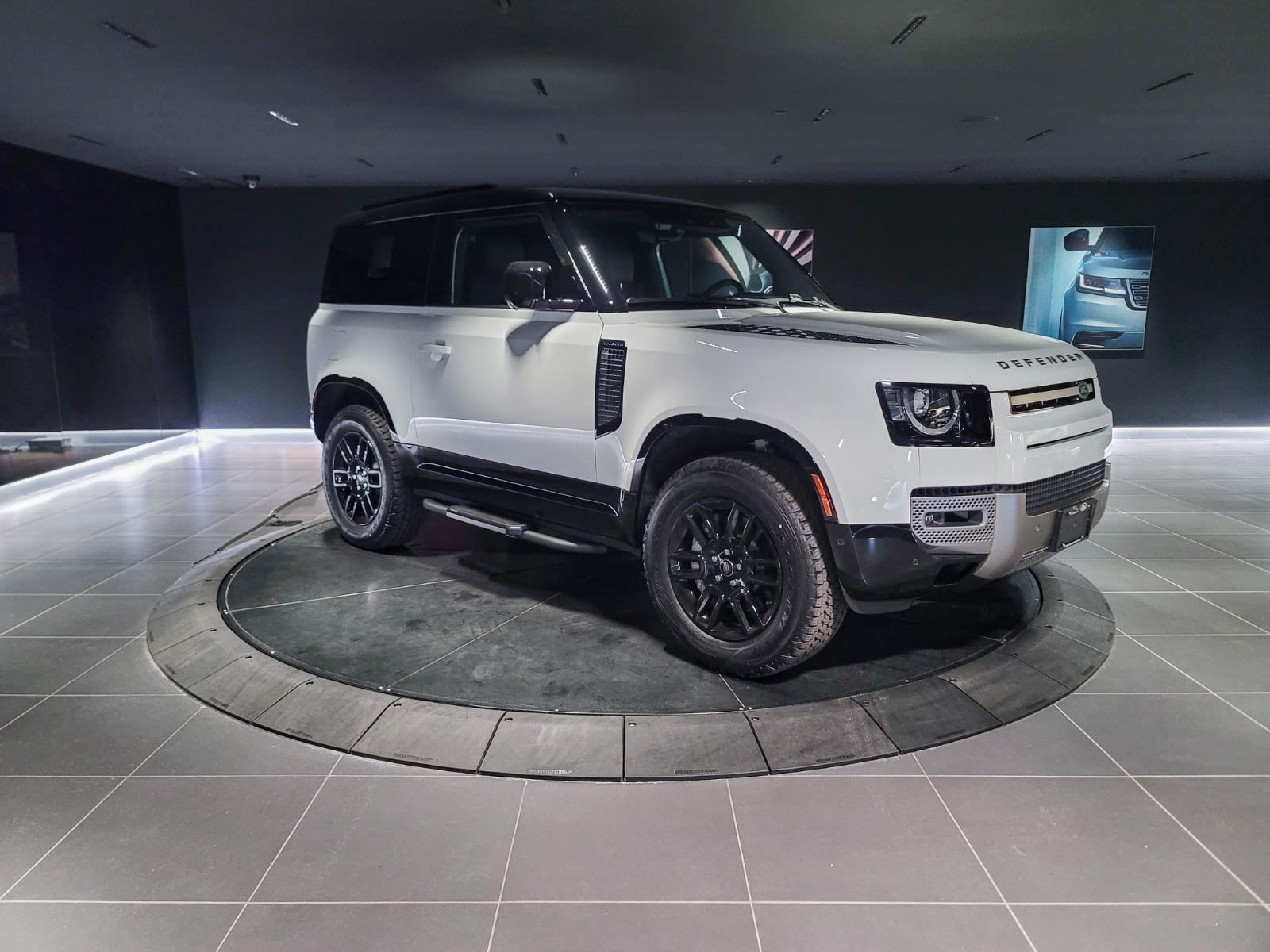 2025 Land Rover Defender X-Dynamic SE, Vancouver, Cash