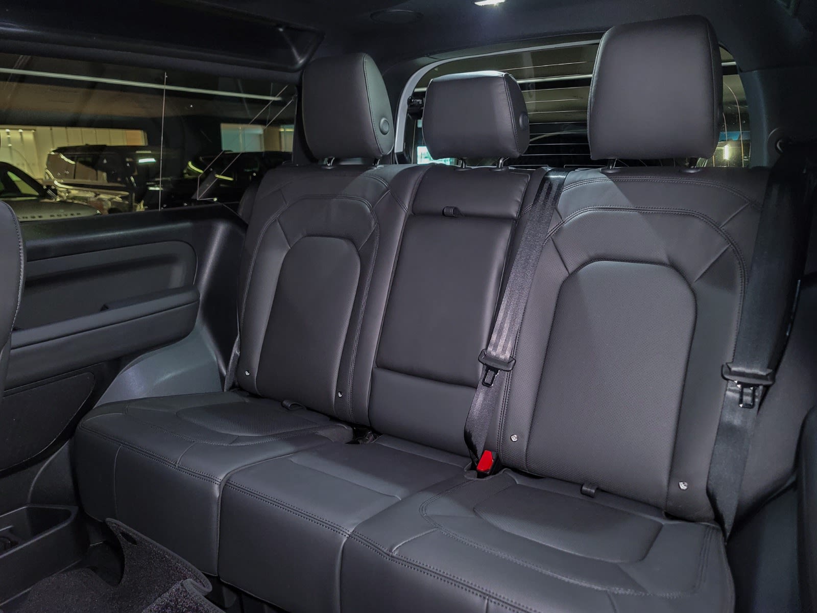 2025 Land Rover Defender X-Dynamic SE, Vancouver, Cash