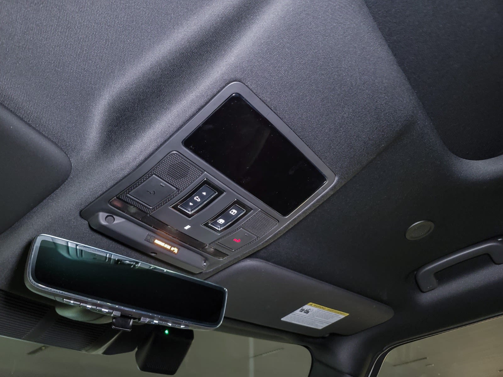 2025 Land Rover Defender X-Dynamic SE, Vancouver, Cash