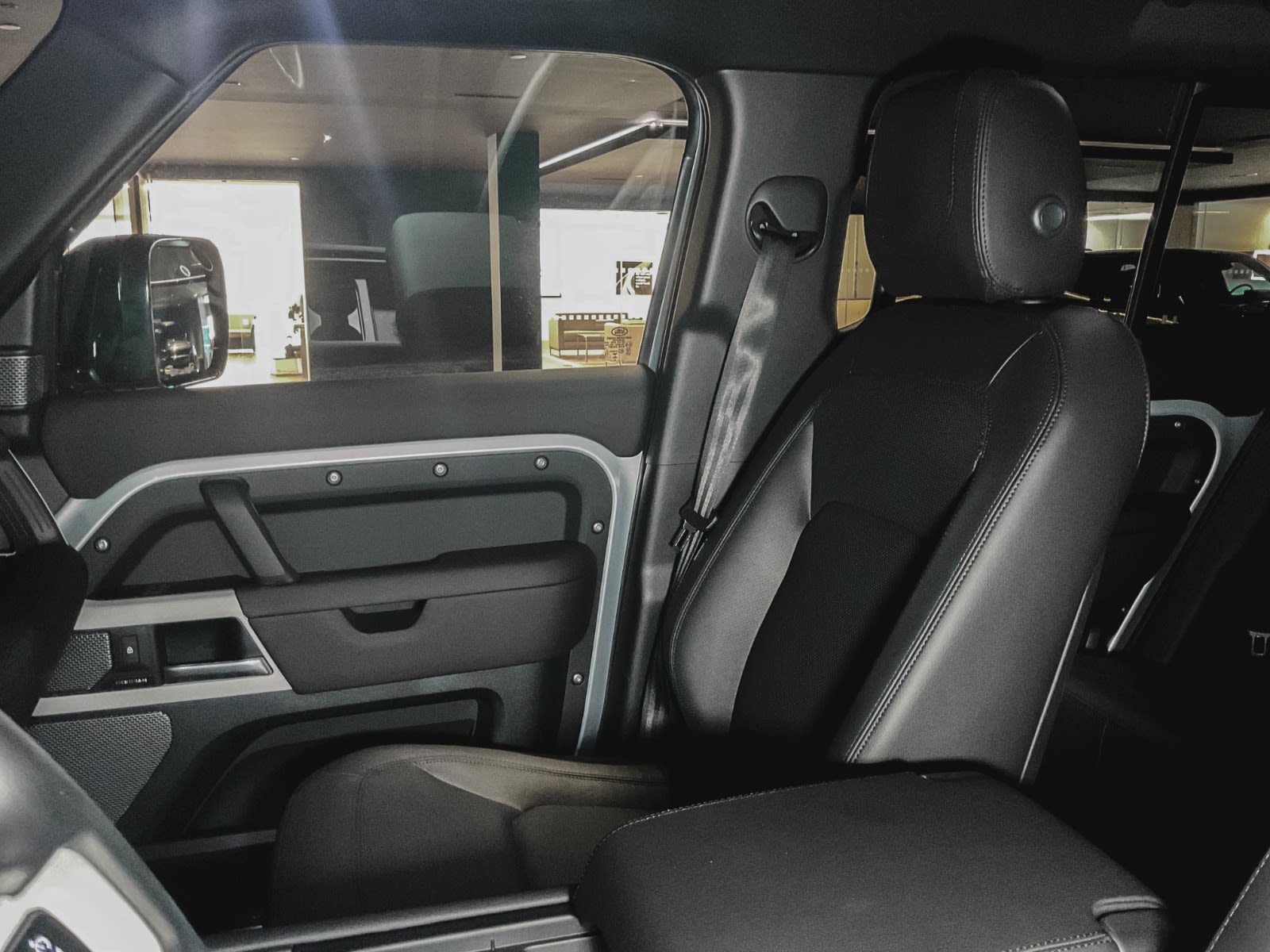 2024 Land Rover Defender S, Vancouver, Cash