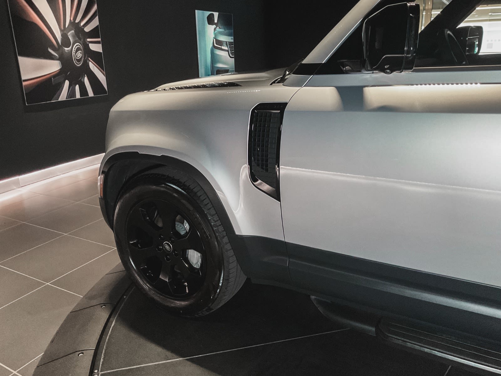 2024 Land Rover Defender S, Vancouver, Cash