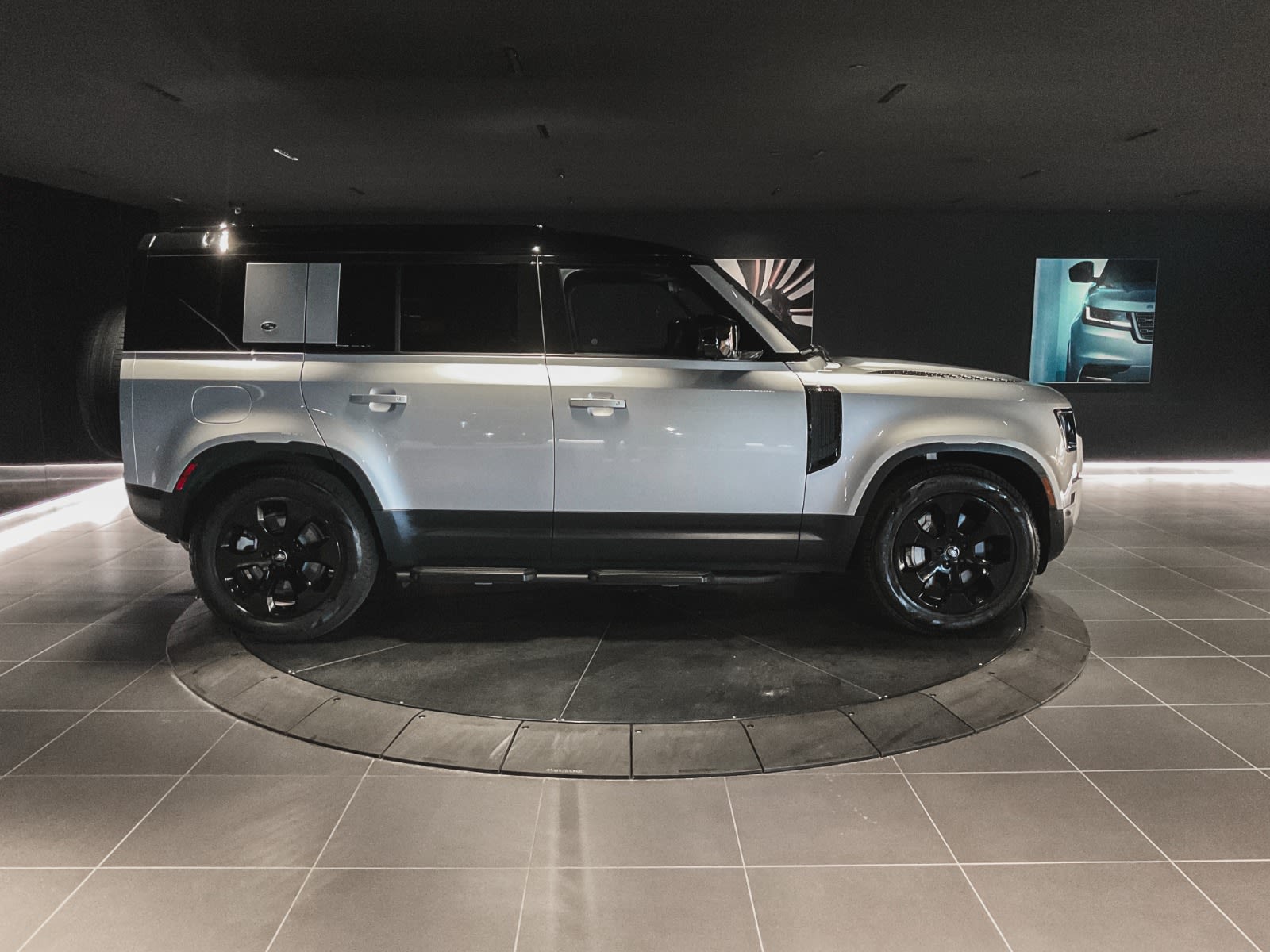 2024 Land Rover Defender S, Vancouver, Cash