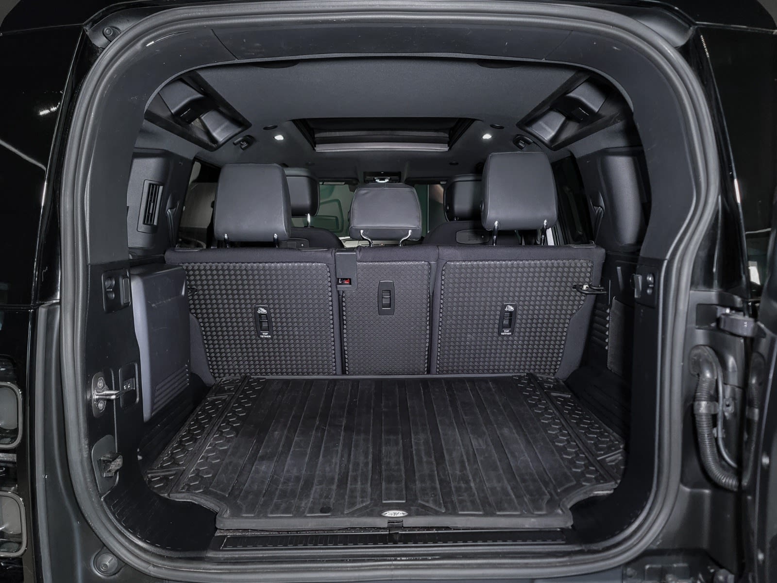2022 Land Rover Defender X, Vancouver, Cash