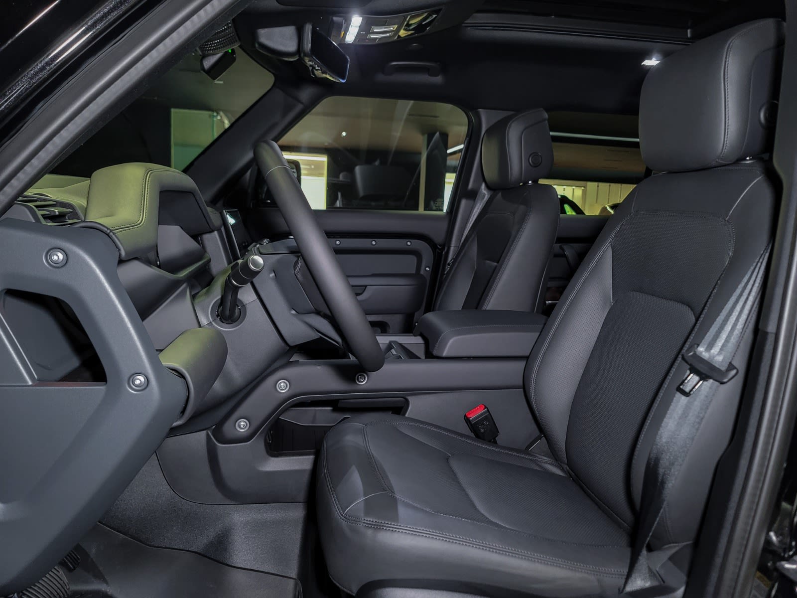 2025 Land Rover Defender X-Dynamic SE, Vancouver, Cash