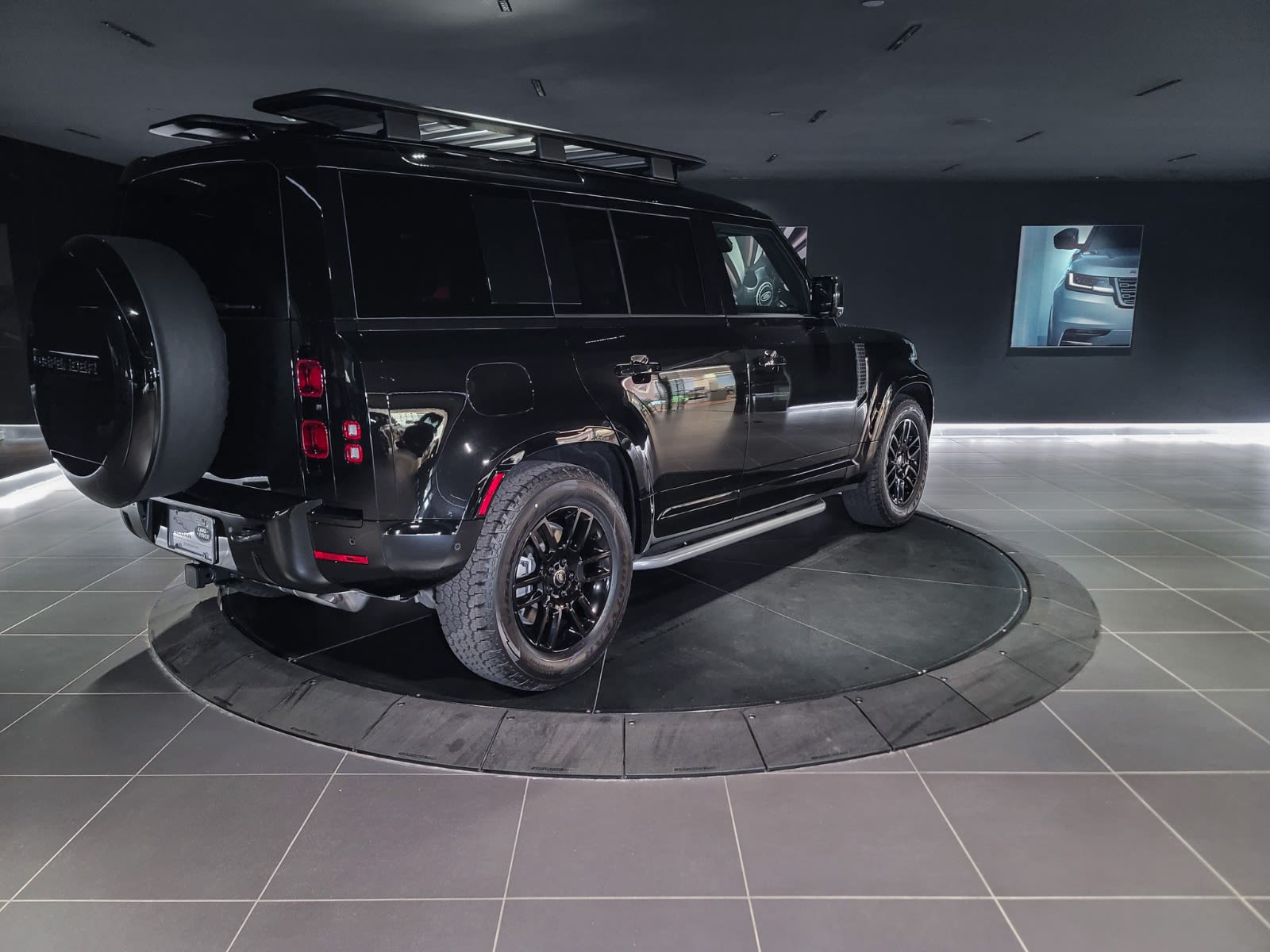 2025 Land Rover Defender X-Dynamic SE, Vancouver, Cash