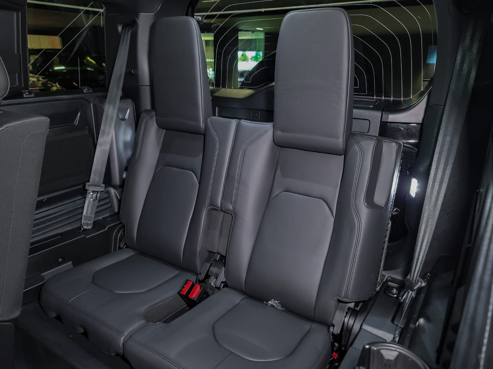 2025 Land Rover Defender X-Dynamic SE, Vancouver, Cash