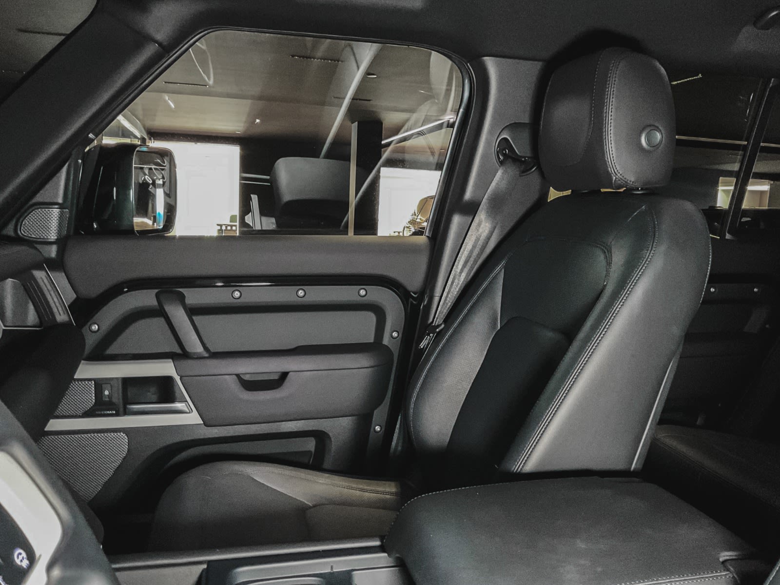 2024 Land Rover Defender S, Vancouver, Cash
