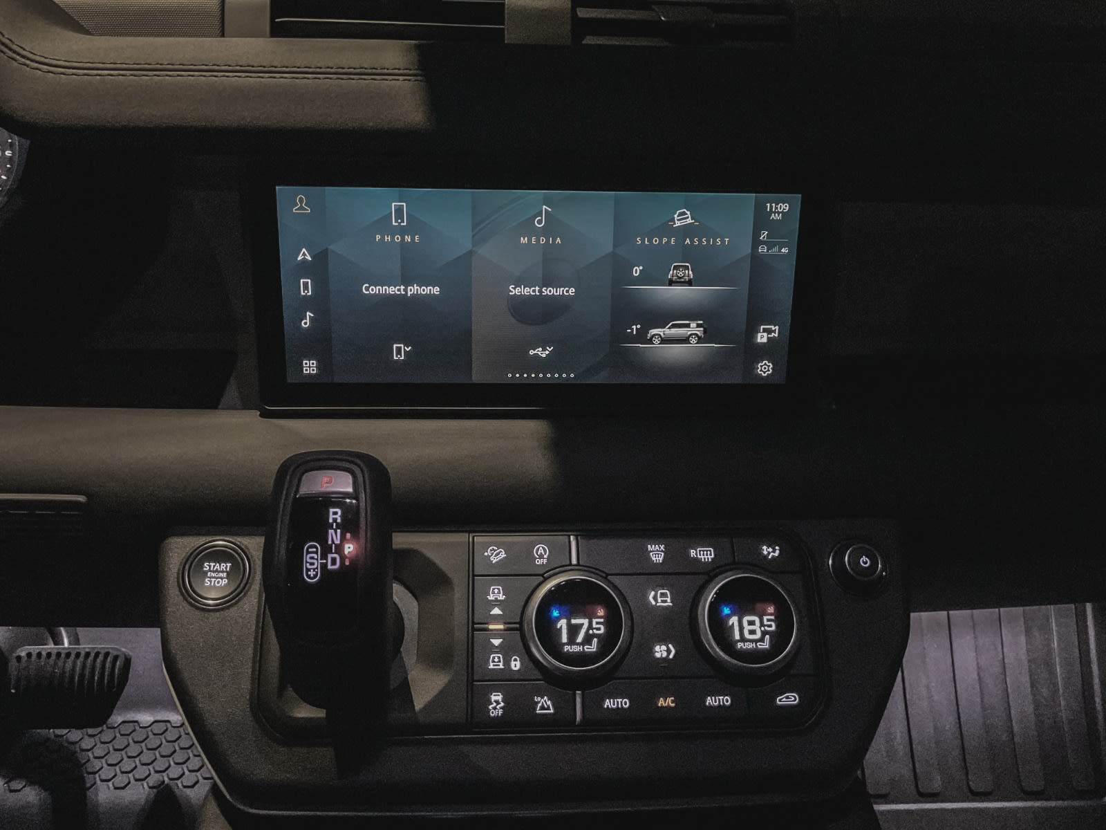 2024 Land Rover Defender S, Vancouver, Cash