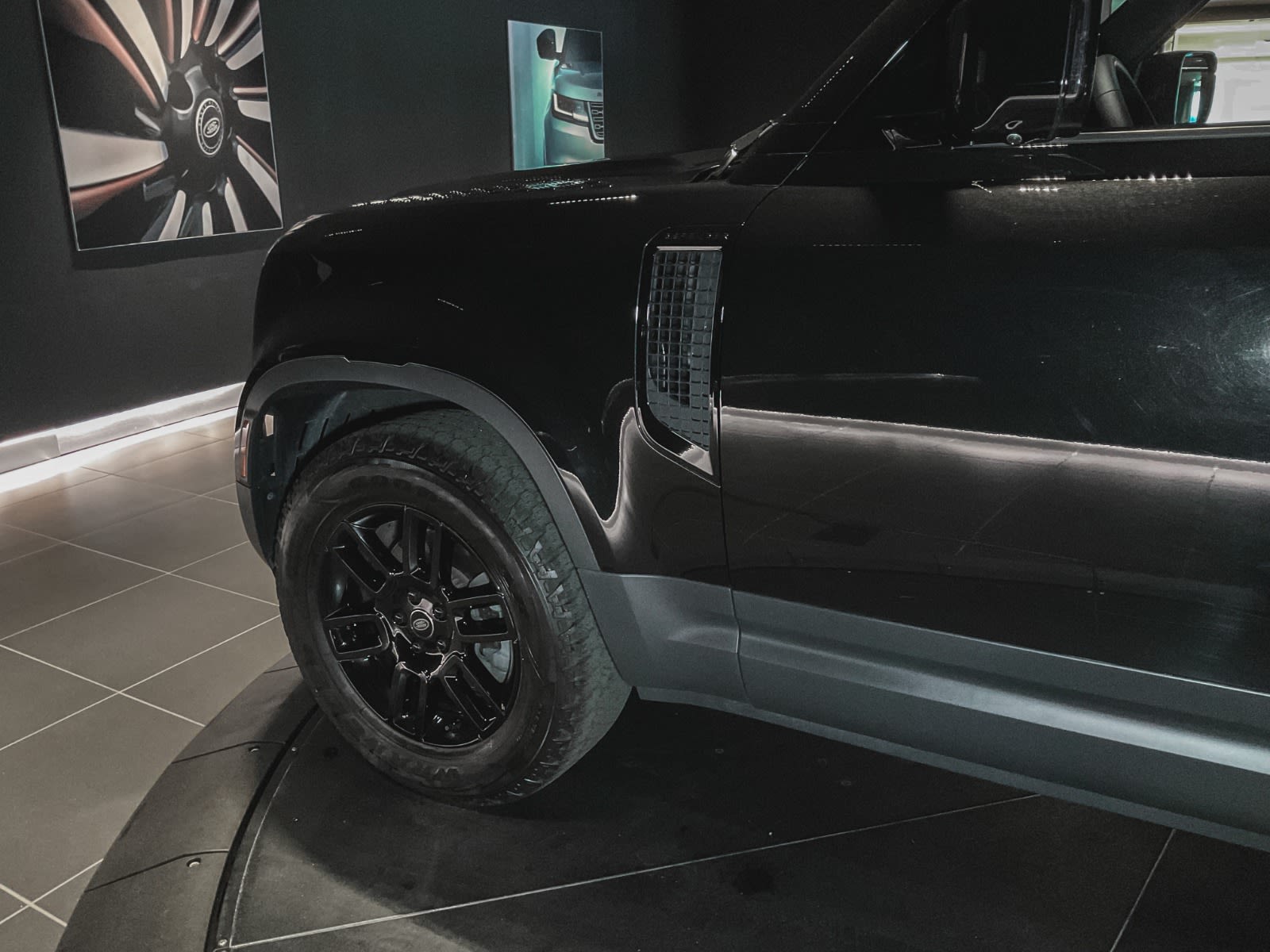 2024 Land Rover Defender S, Vancouver, Cash