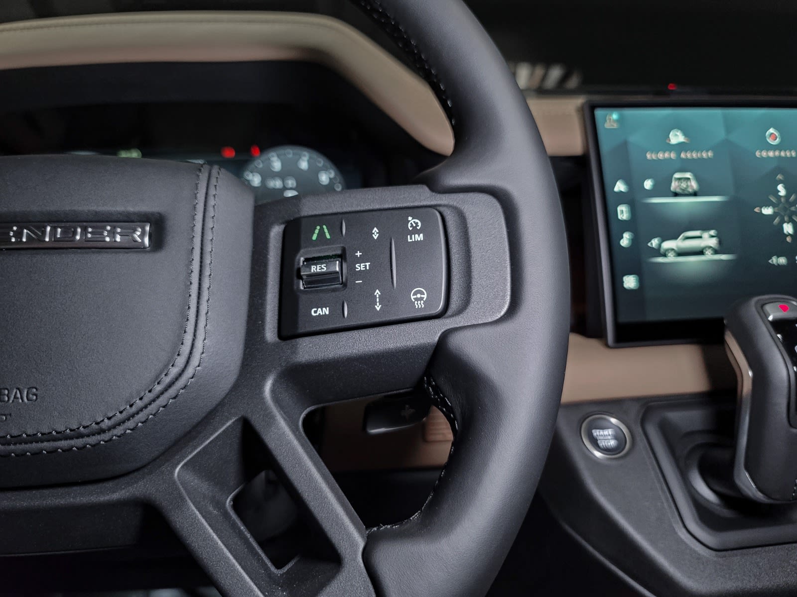 2025 Land Rover Defender V8, Vancouver, Cash