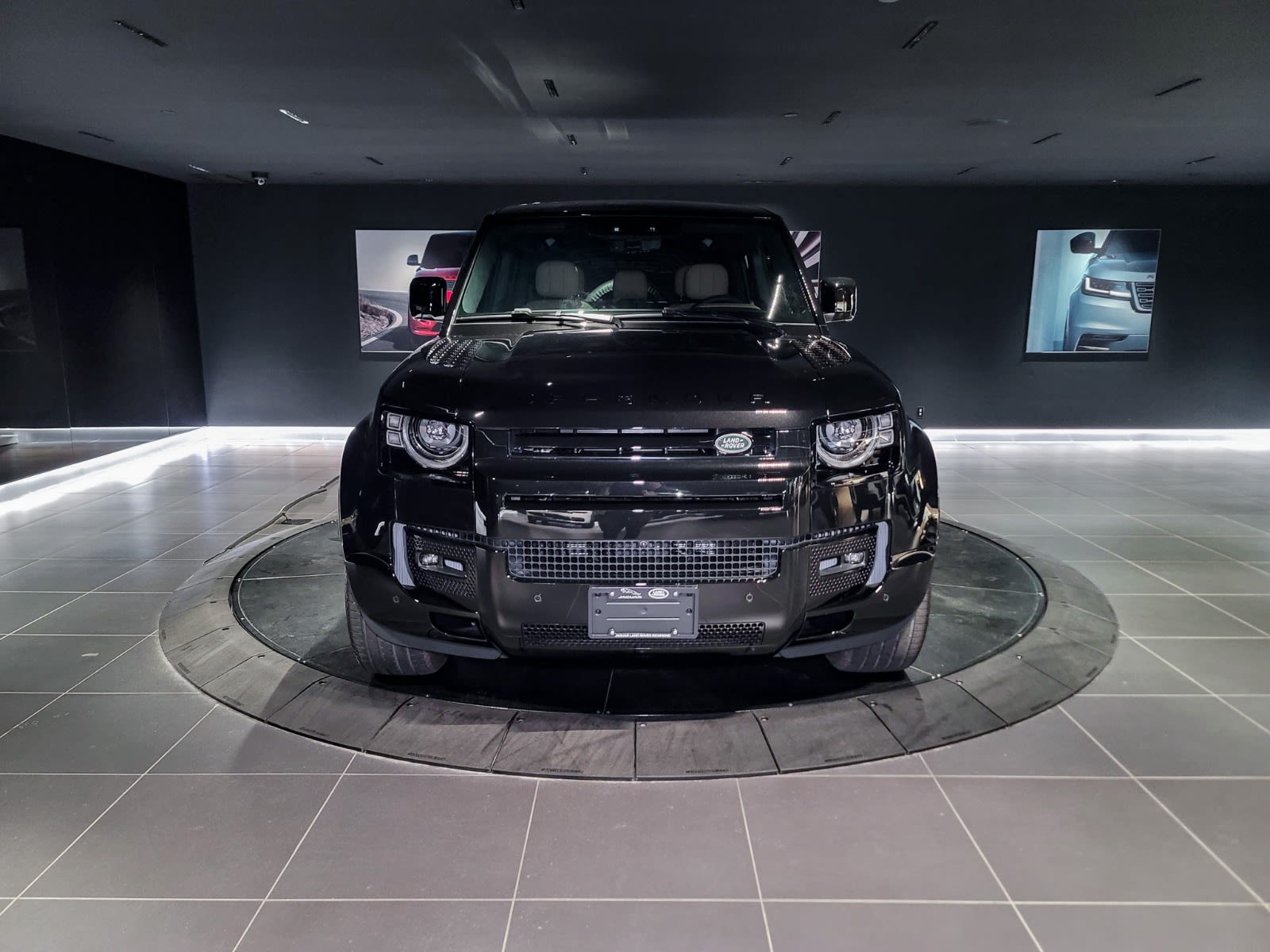2025 Land Rover Defender V8, Vancouver, Cash