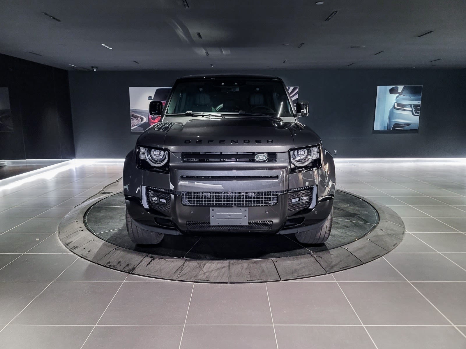 2025 Land Rover Defender V8, Vancouver, Cash