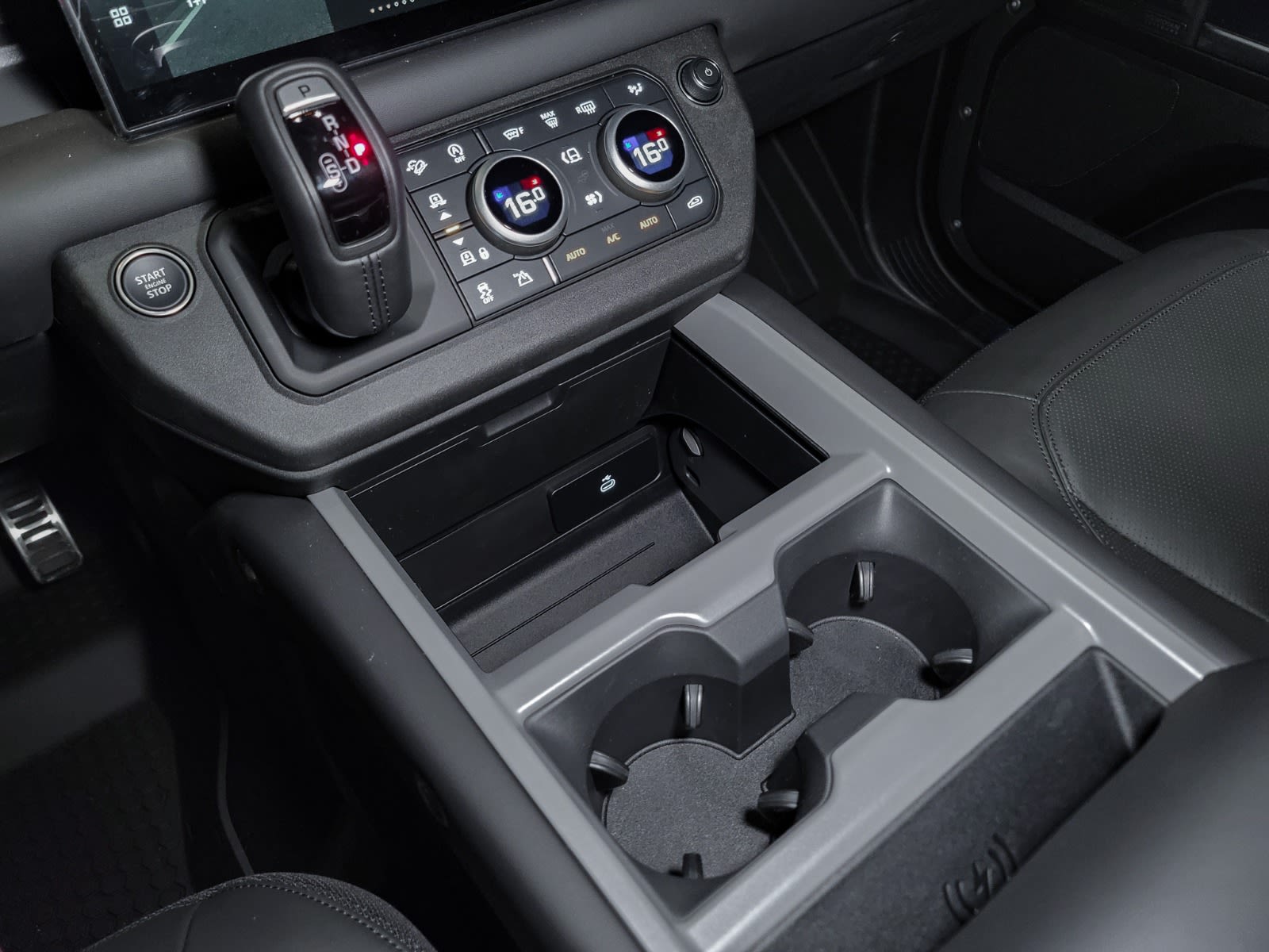 2025 Land Rover Defender V8, Vancouver, Cash