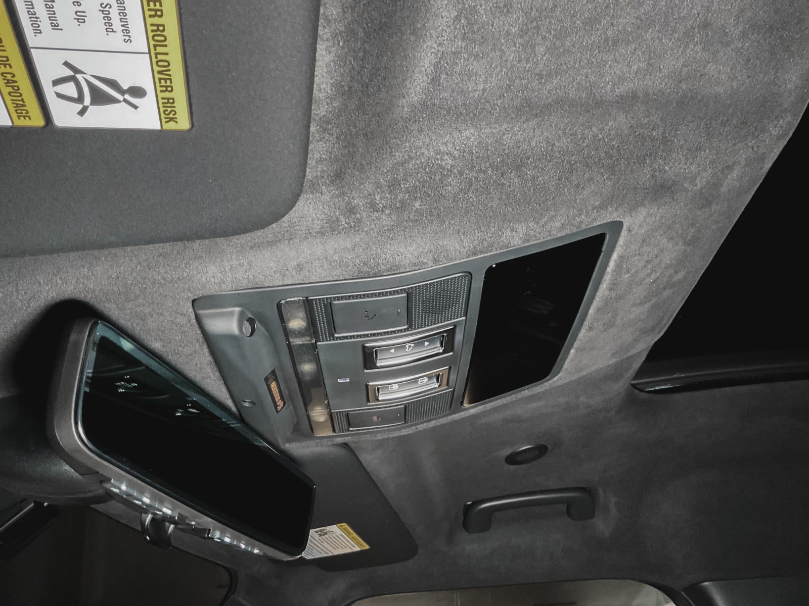 2025 Land Rover Defender OCTA, Vancouver, Cash