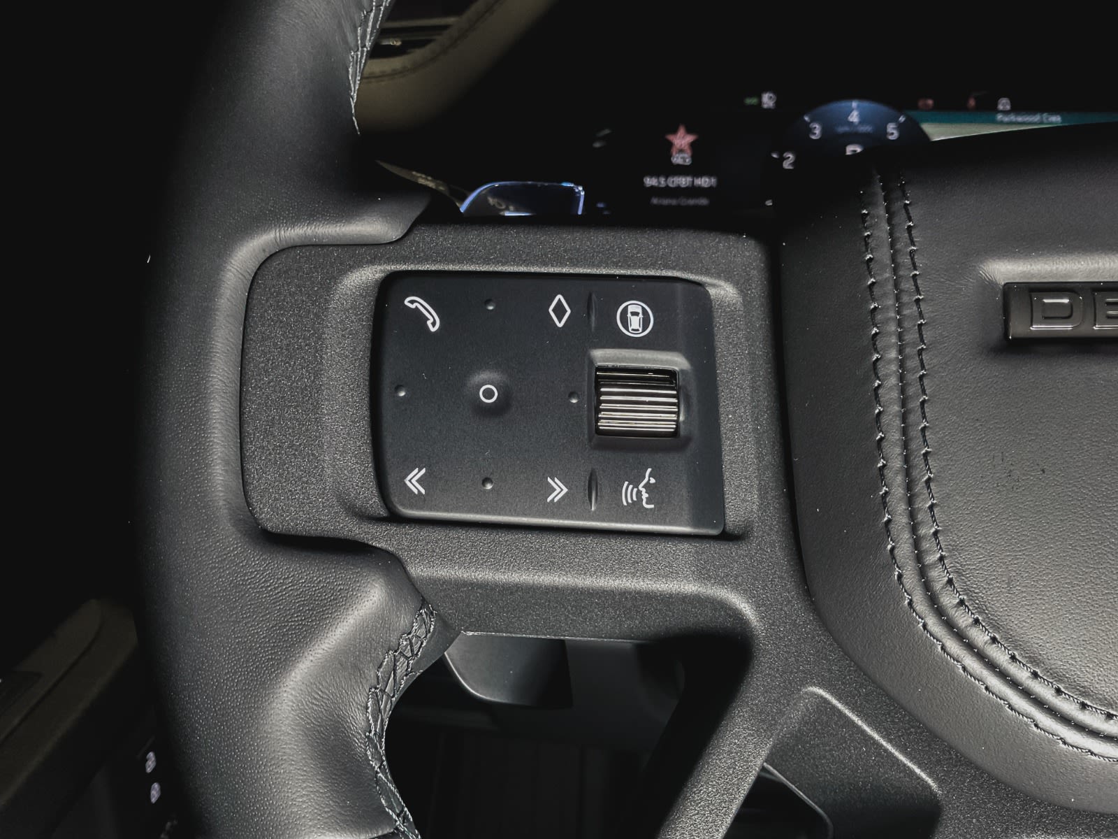 2025 Land Rover Defender OCTA, Vancouver, Cash