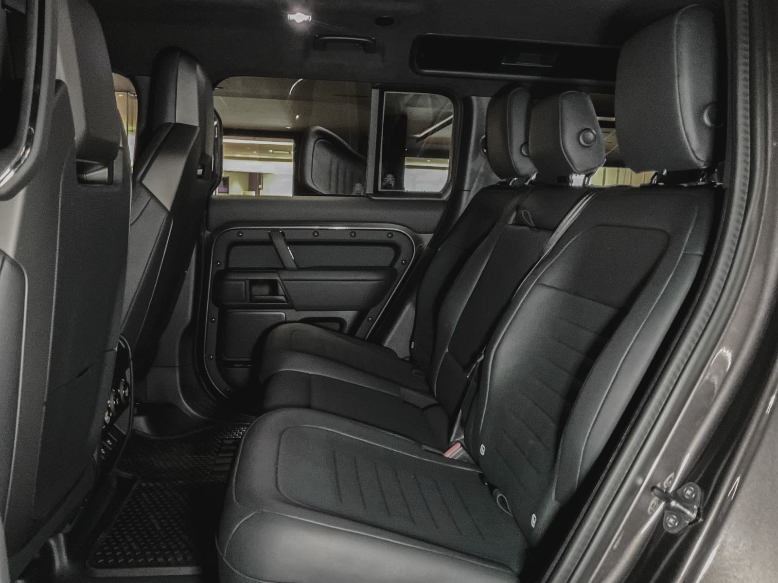 2025 Land Rover Defender OCTA, Vancouver, Cash