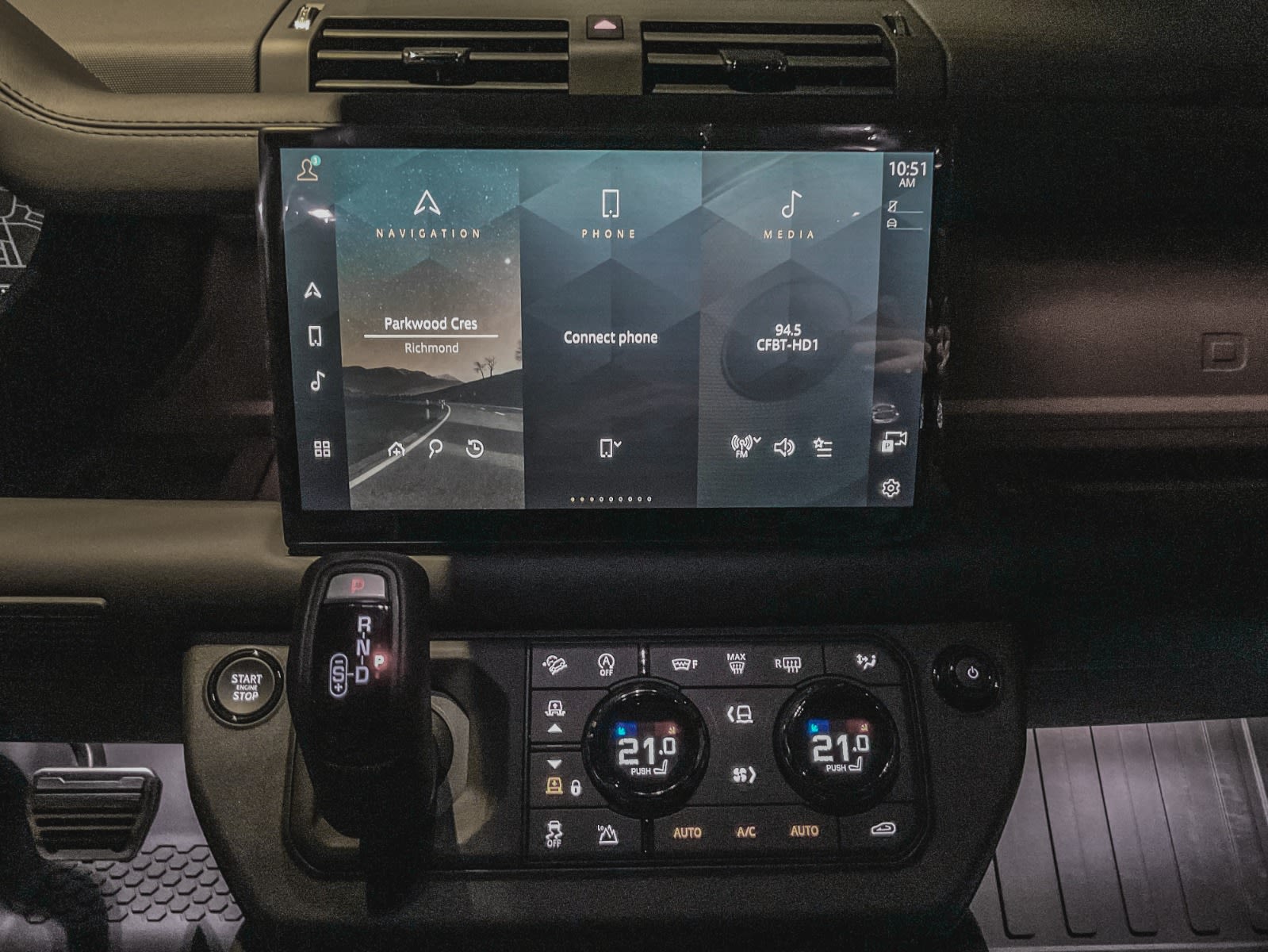 2025 Land Rover Defender OCTA, Vancouver, Cash