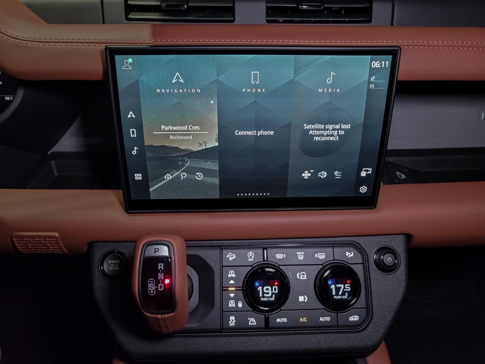 2025 Land Rover Defender OCTA, Vancouver, Cash