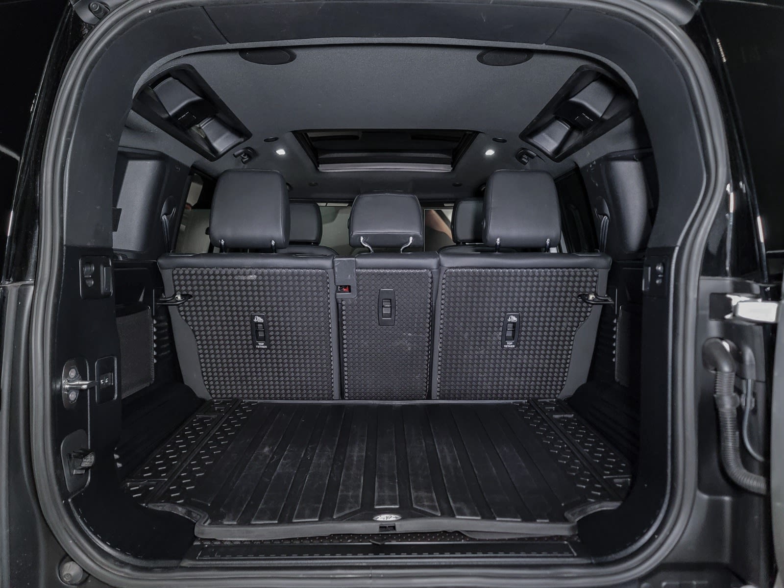 2022 Land Rover Defender X-Dynamic SE, Vancouver, Cash