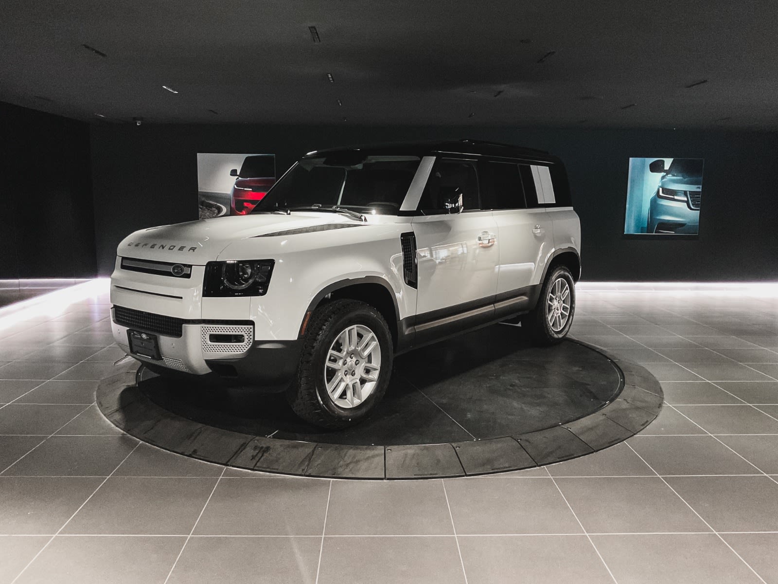 2025 Land Rover Defender S, Vancouver, Cash