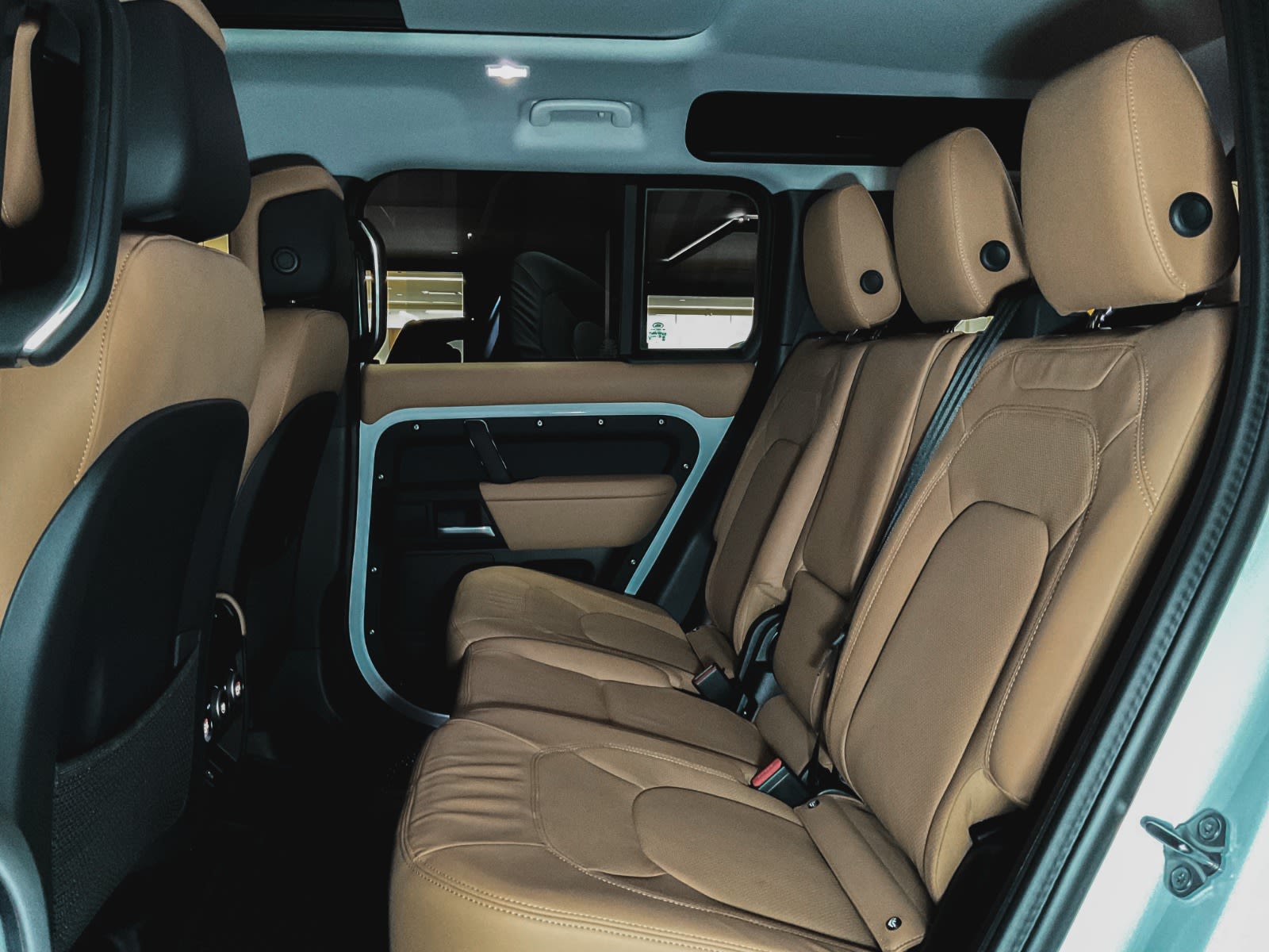 2025 Land Rover Defender S, Vancouver, Cash