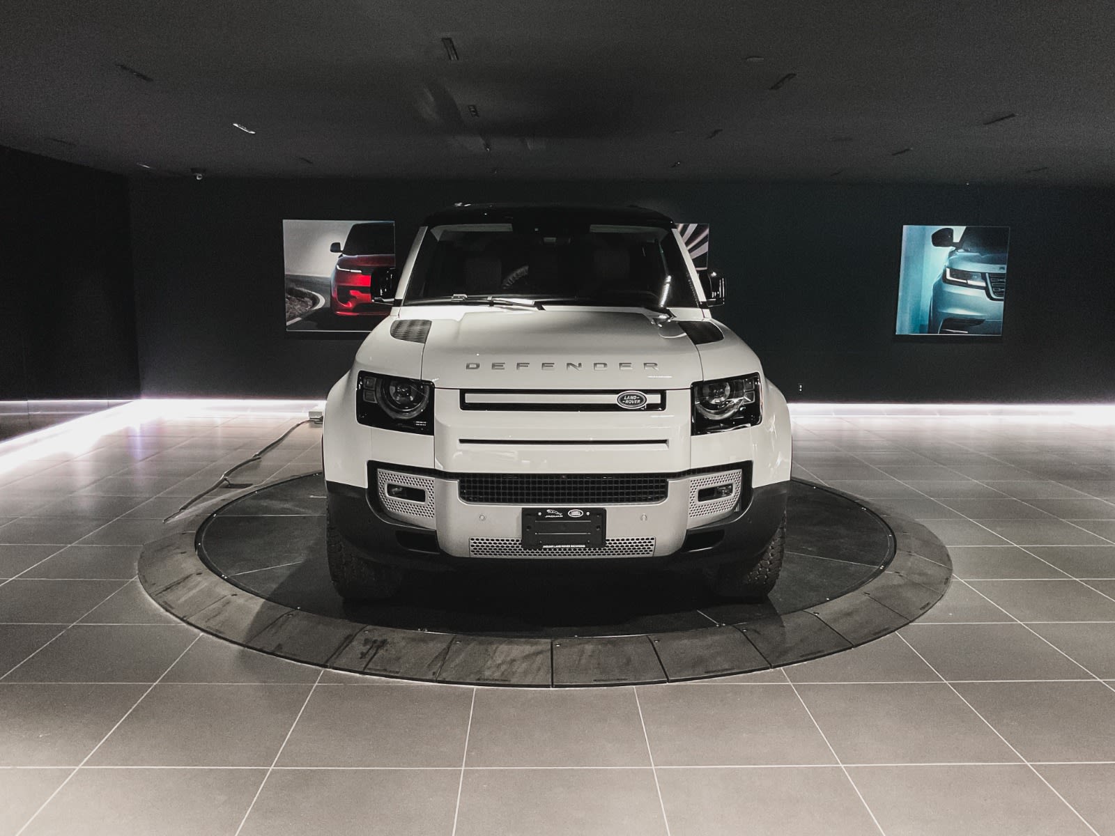 2025 Land Rover Defender S, Vancouver, Cash