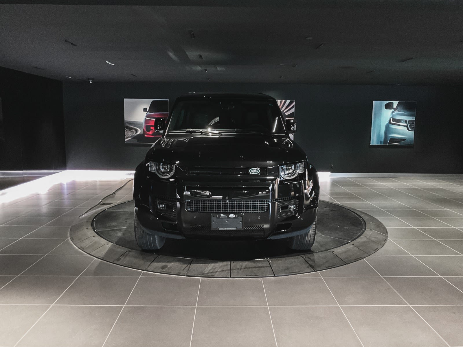 2025 Land Rover Defender X-Dynamic SE, Vancouver, Cash