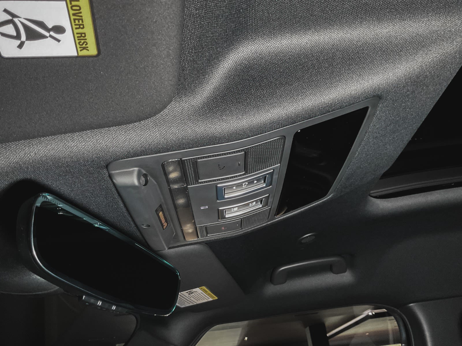 2025 Land Rover Defender X-Dynamic SE, Vancouver, Cash