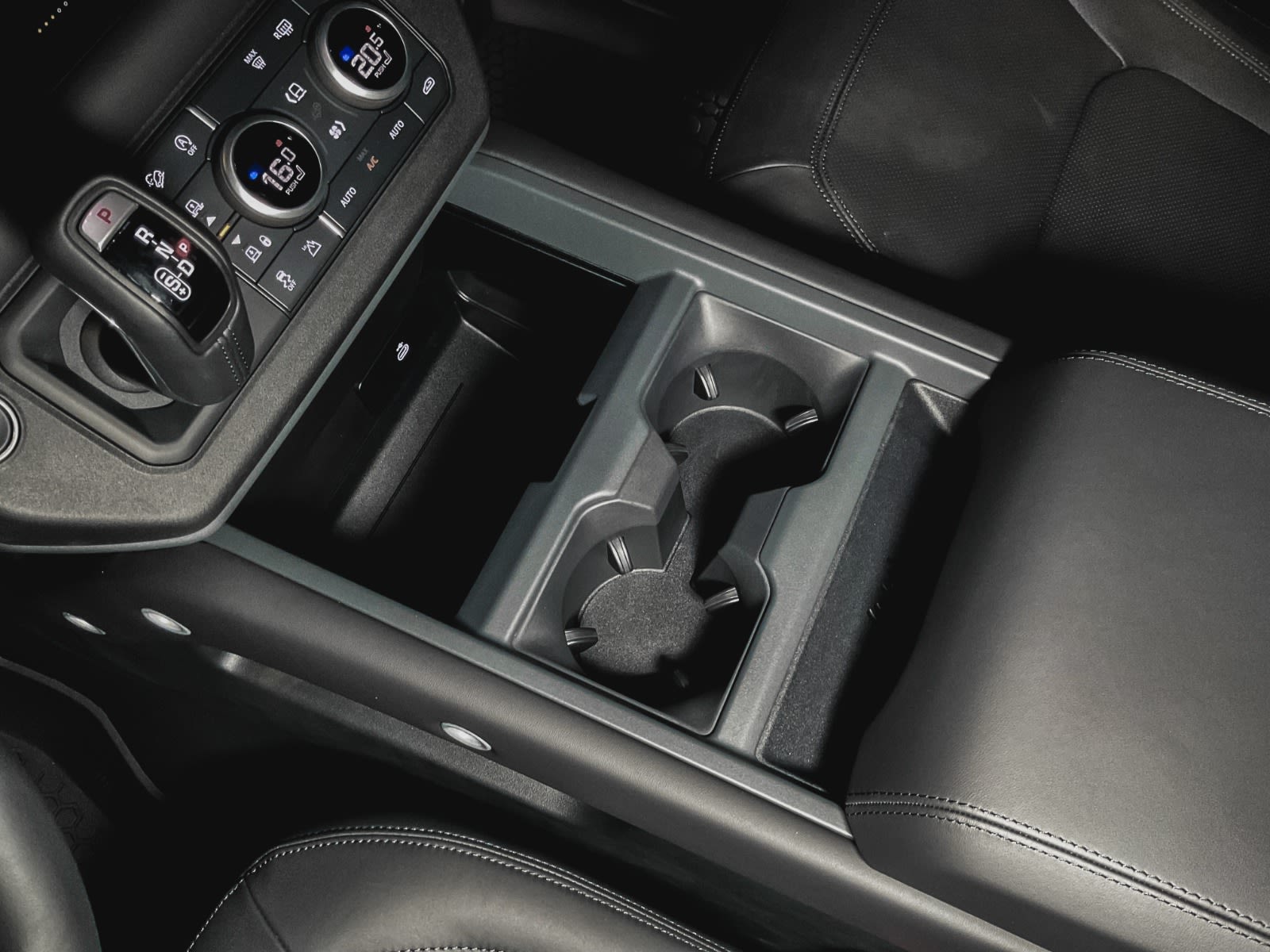 2025 Land Rover Defender S, Vancouver, Cash