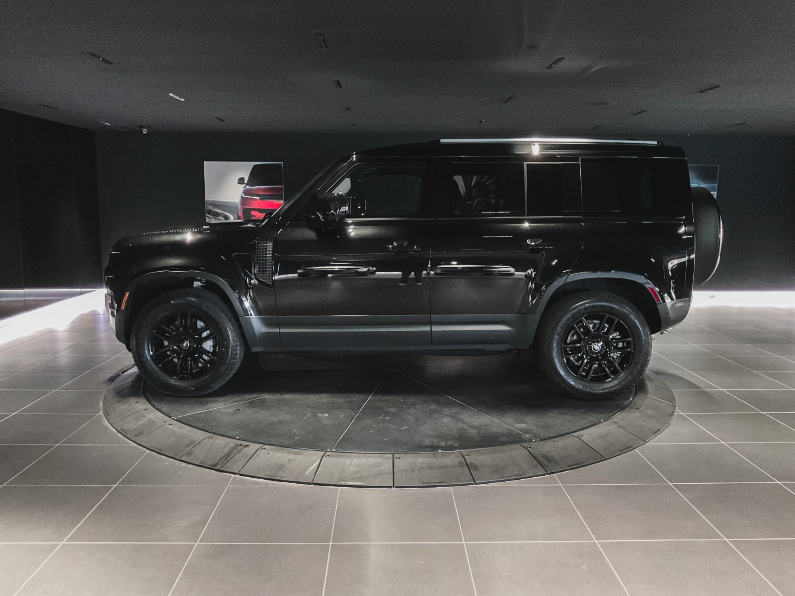 2025 Land Rover Defender S, Vancouver, Cash