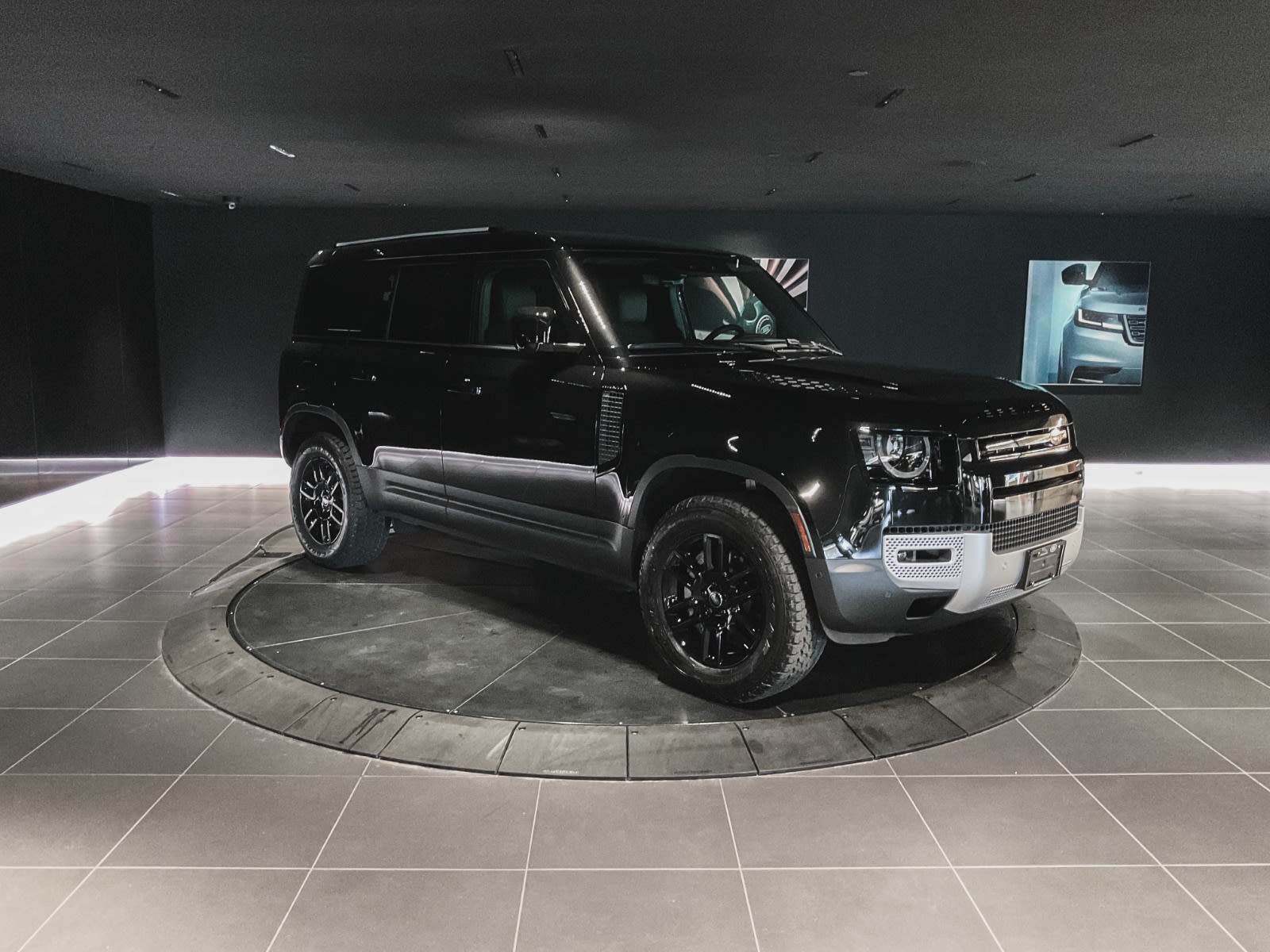 2025 Land Rover Defender S, Vancouver, Cash