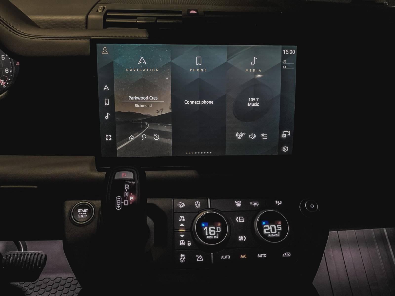 2025 Land Rover Defender S, Vancouver, Cash