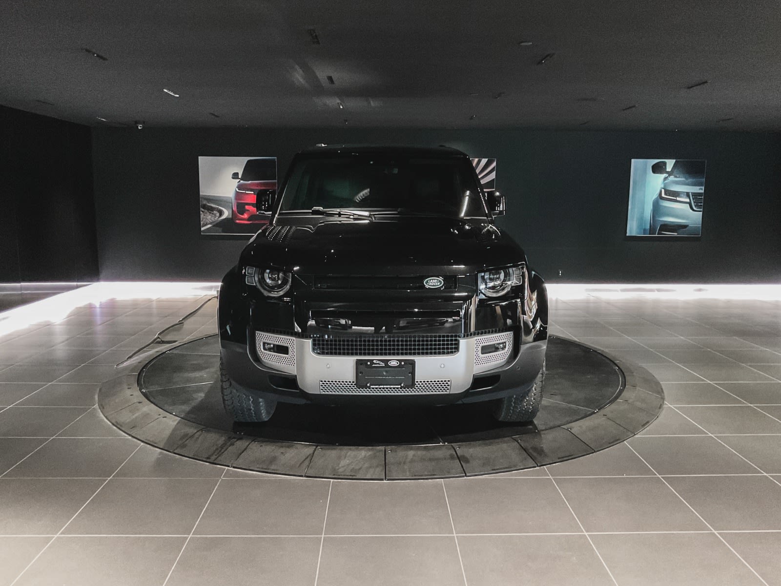 2025 Land Rover Defender S, Vancouver, Cash