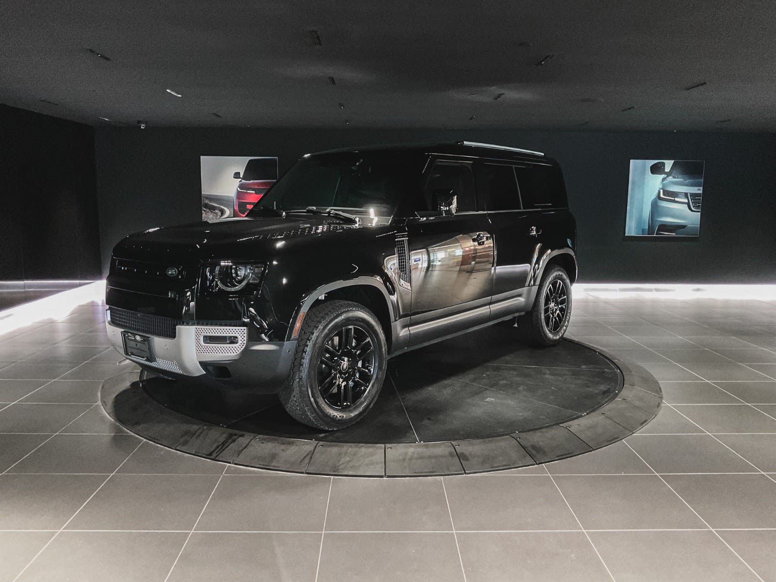 2025 Land Rover Defender S, Vancouver, Cash