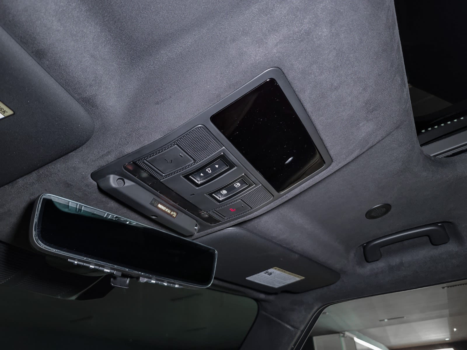 2025 Land Rover Defender V8, Vancouver, Cash