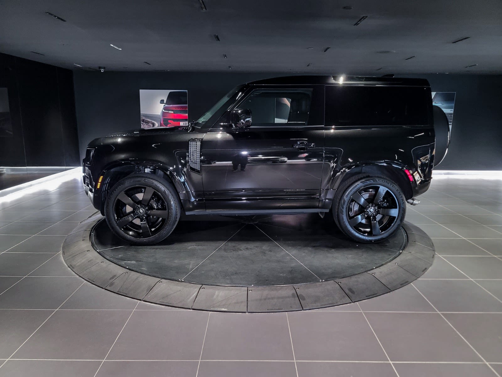 2025 Land Rover Defender V8, Vancouver, Cash