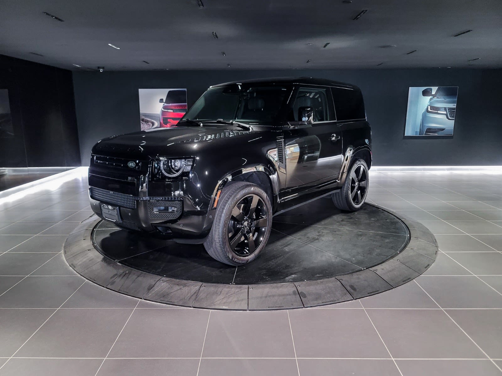 2025 Land Rover Defender V8, Vancouver, Cash