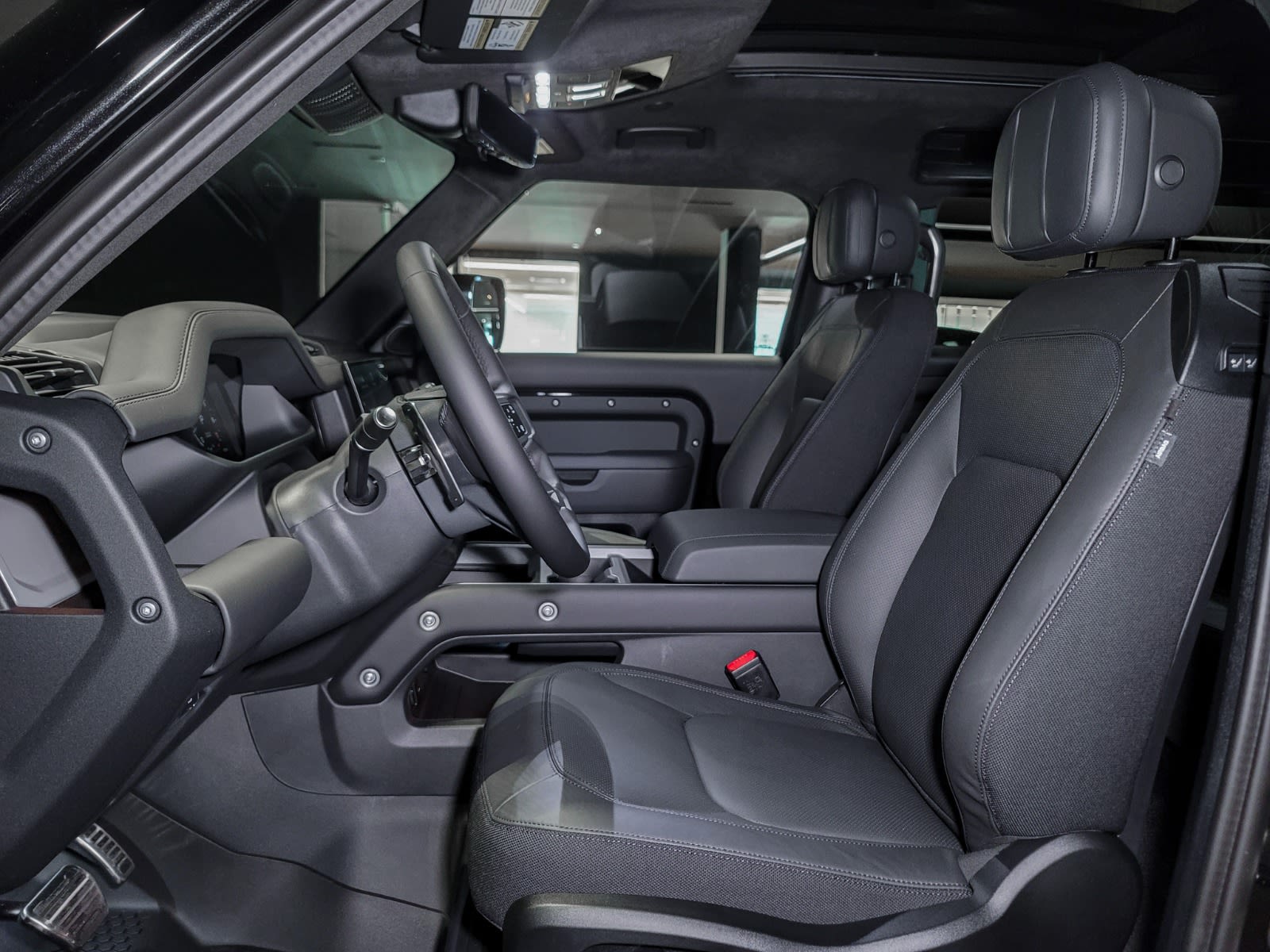2025 Land Rover Defender V8, Vancouver, Cash