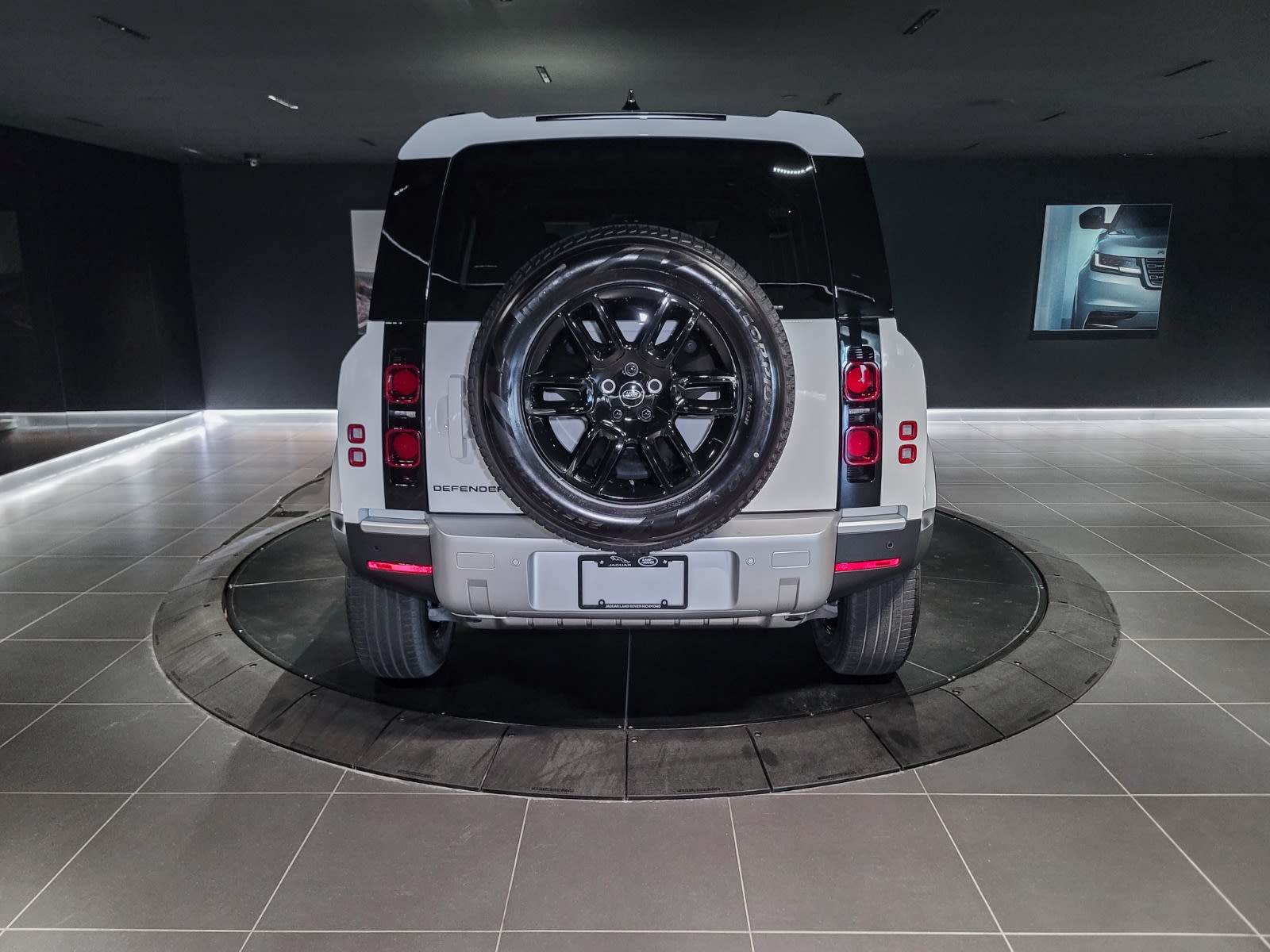 2025 Land Rover Defender S, Vancouver, Cash