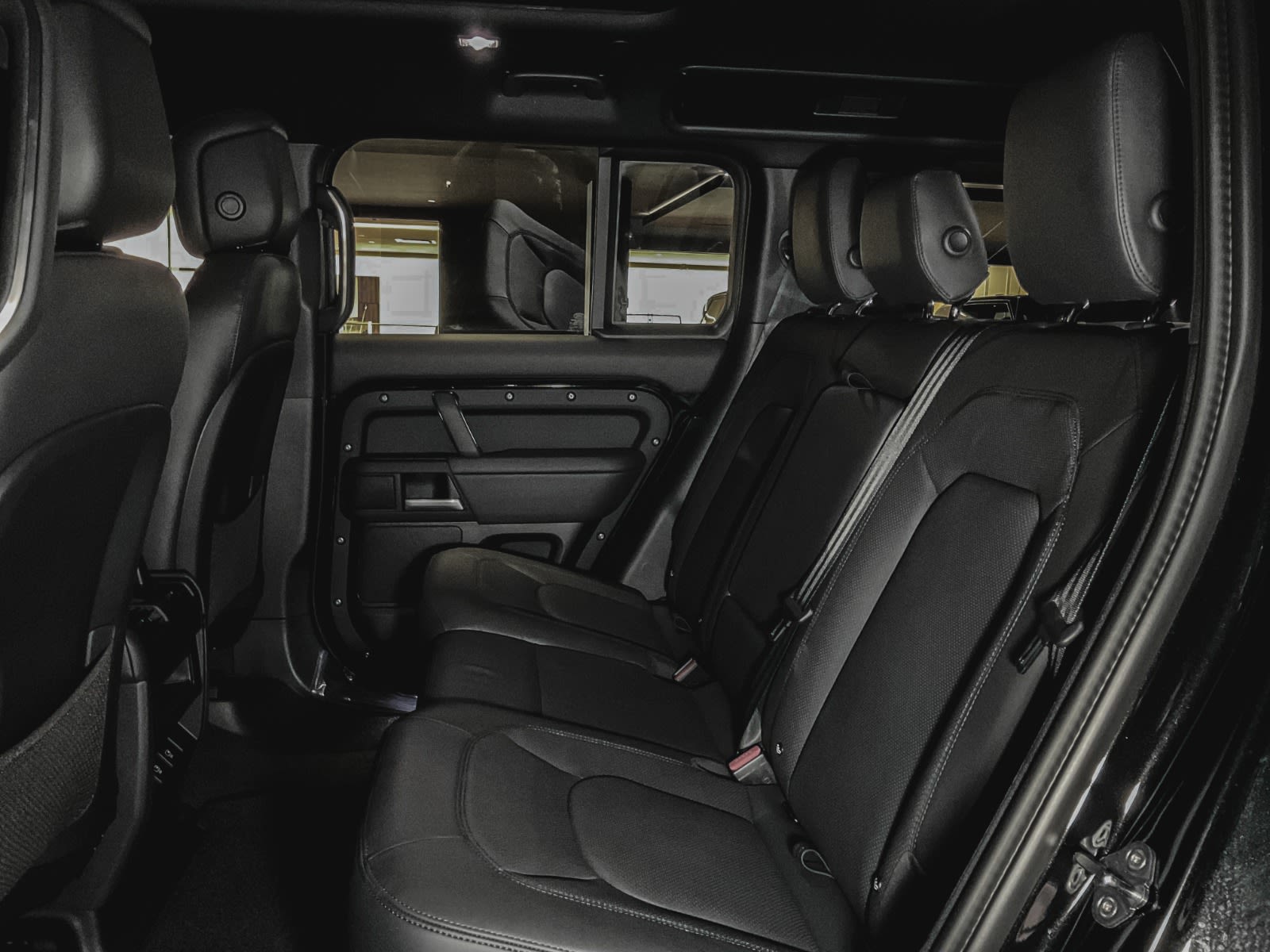 2025 Land Rover Defender S, Vancouver, Cash