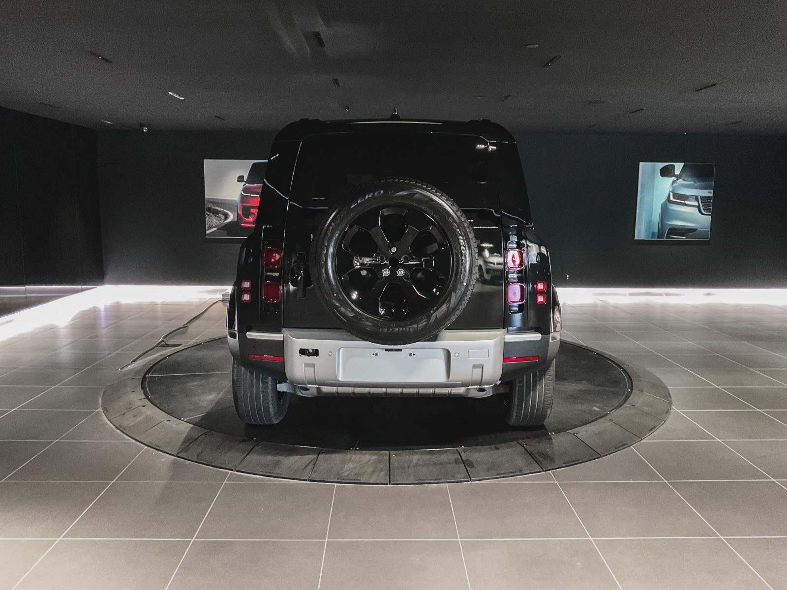 2025 Land Rover Defender S, Vancouver, Cash