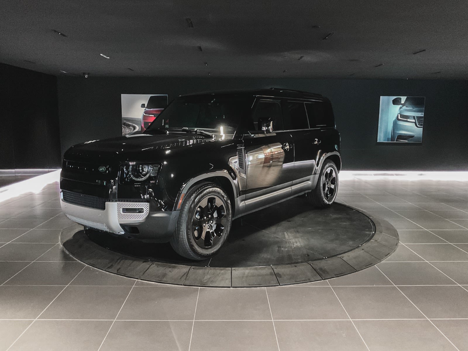 2025 Land Rover Defender S, Vancouver, Cash