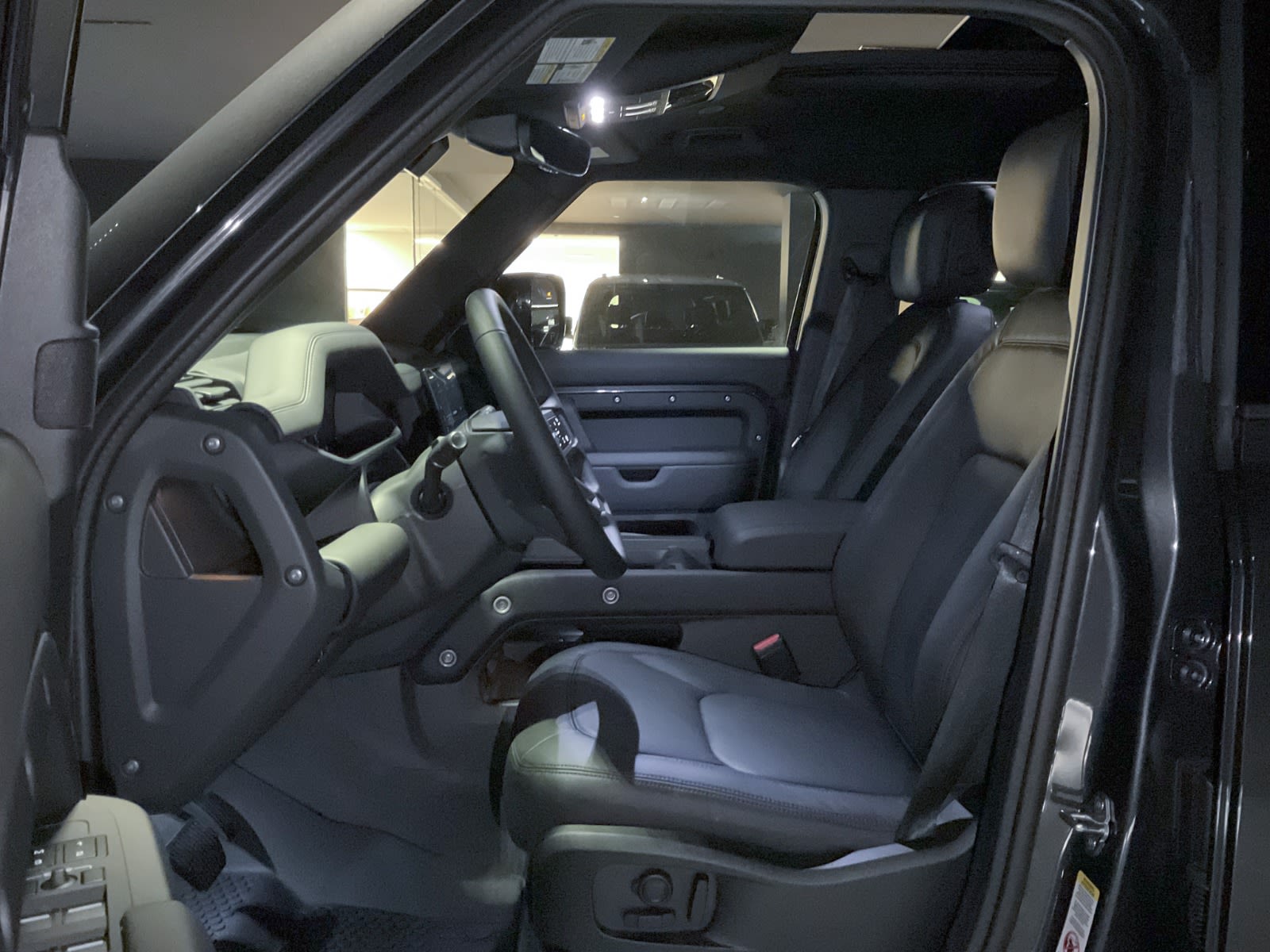 2025 Land Rover Defender S, Vancouver, Cash