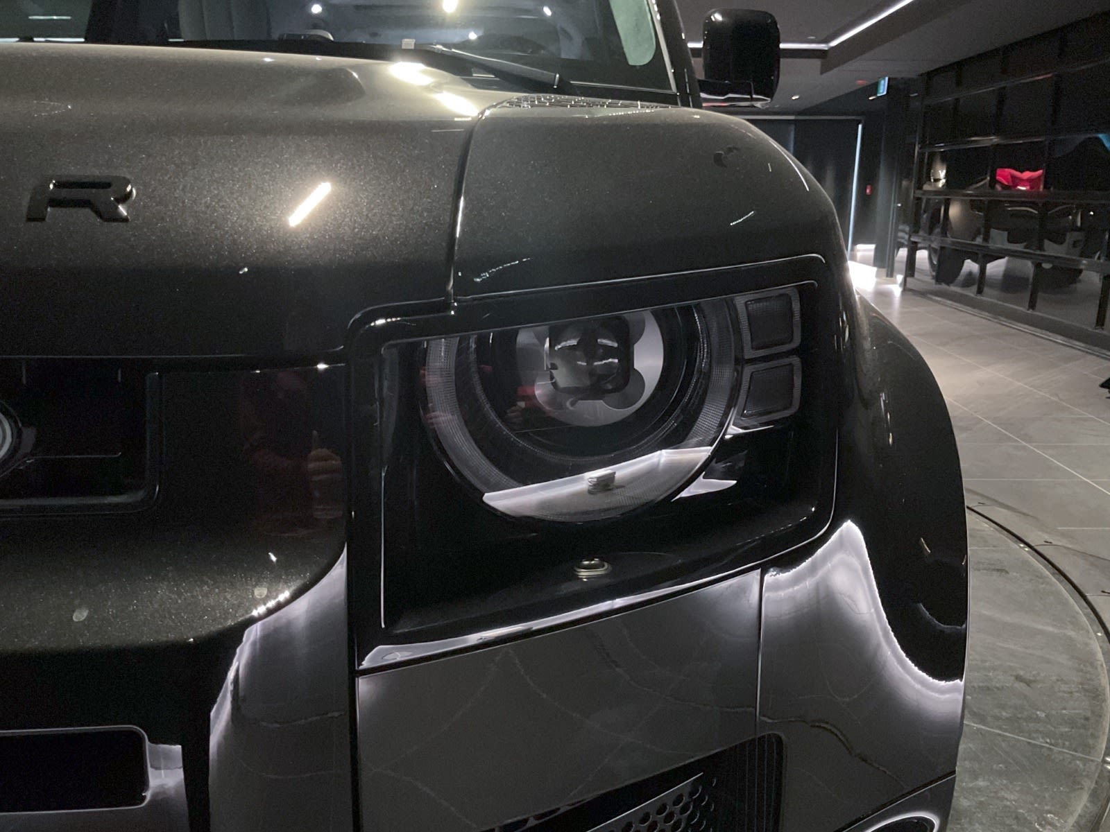 2025 Land Rover Defender V8, Vancouver, Cash