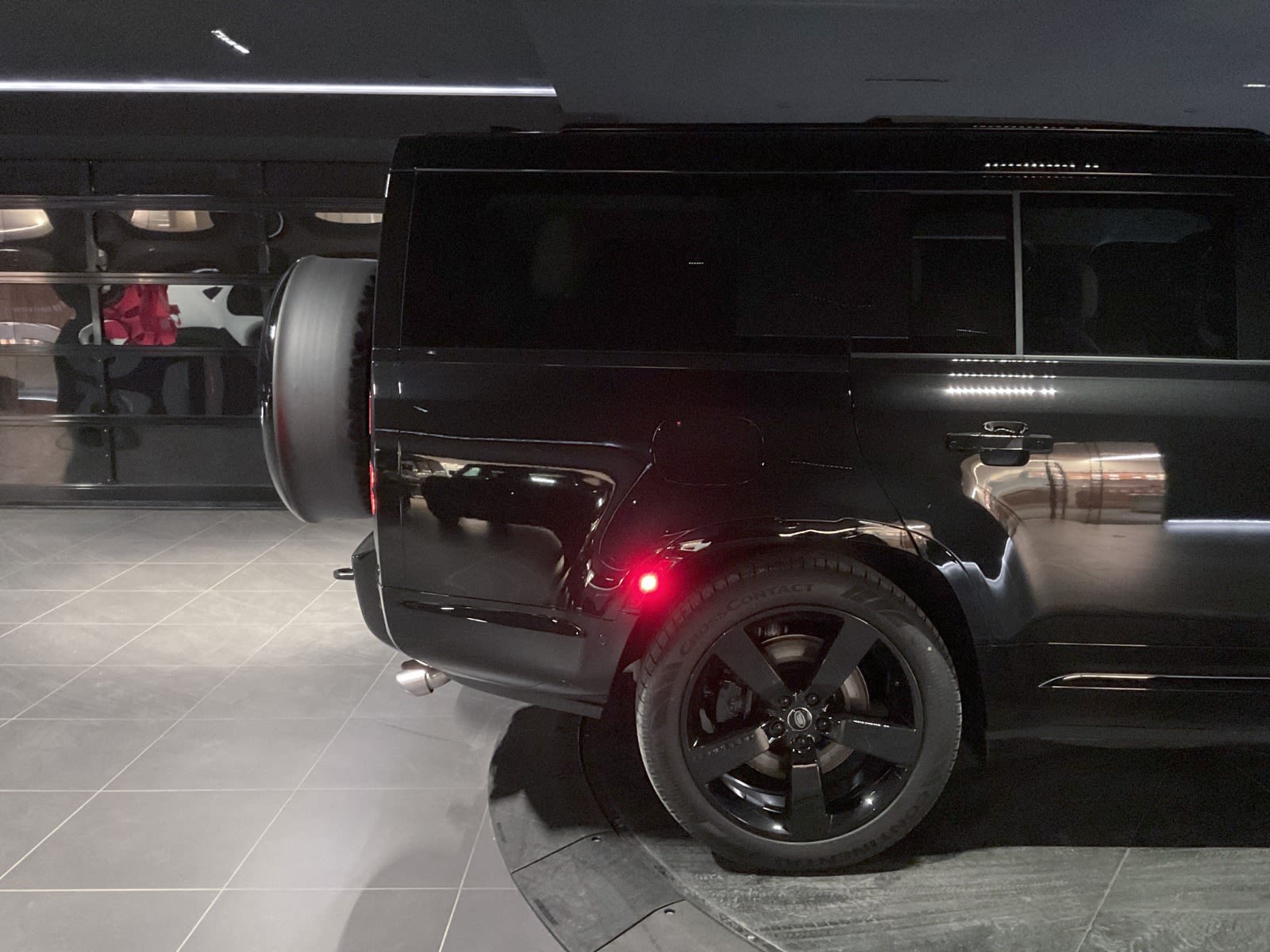 2025 Land Rover Defender V8, Vancouver, Cash