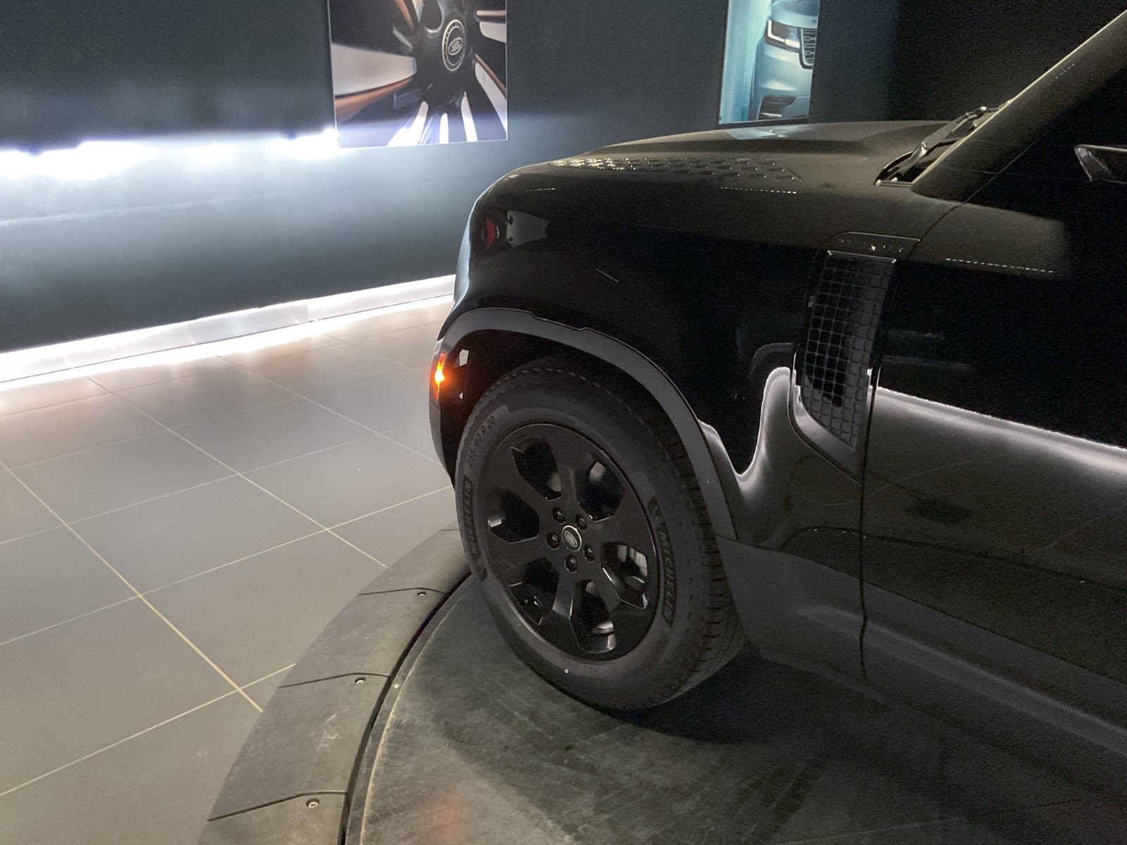 2025 Land Rover Defender S, Vancouver, Cash