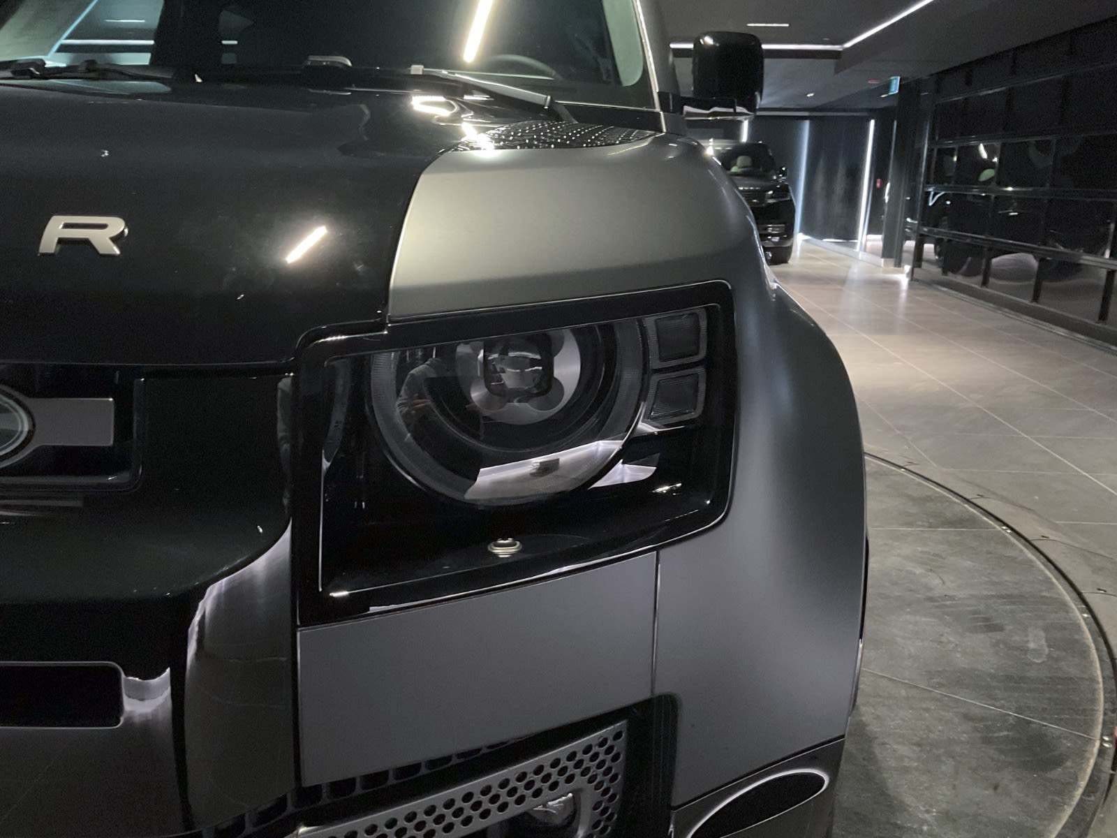 2025 Land Rover Defender V8, Vancouver, Cash